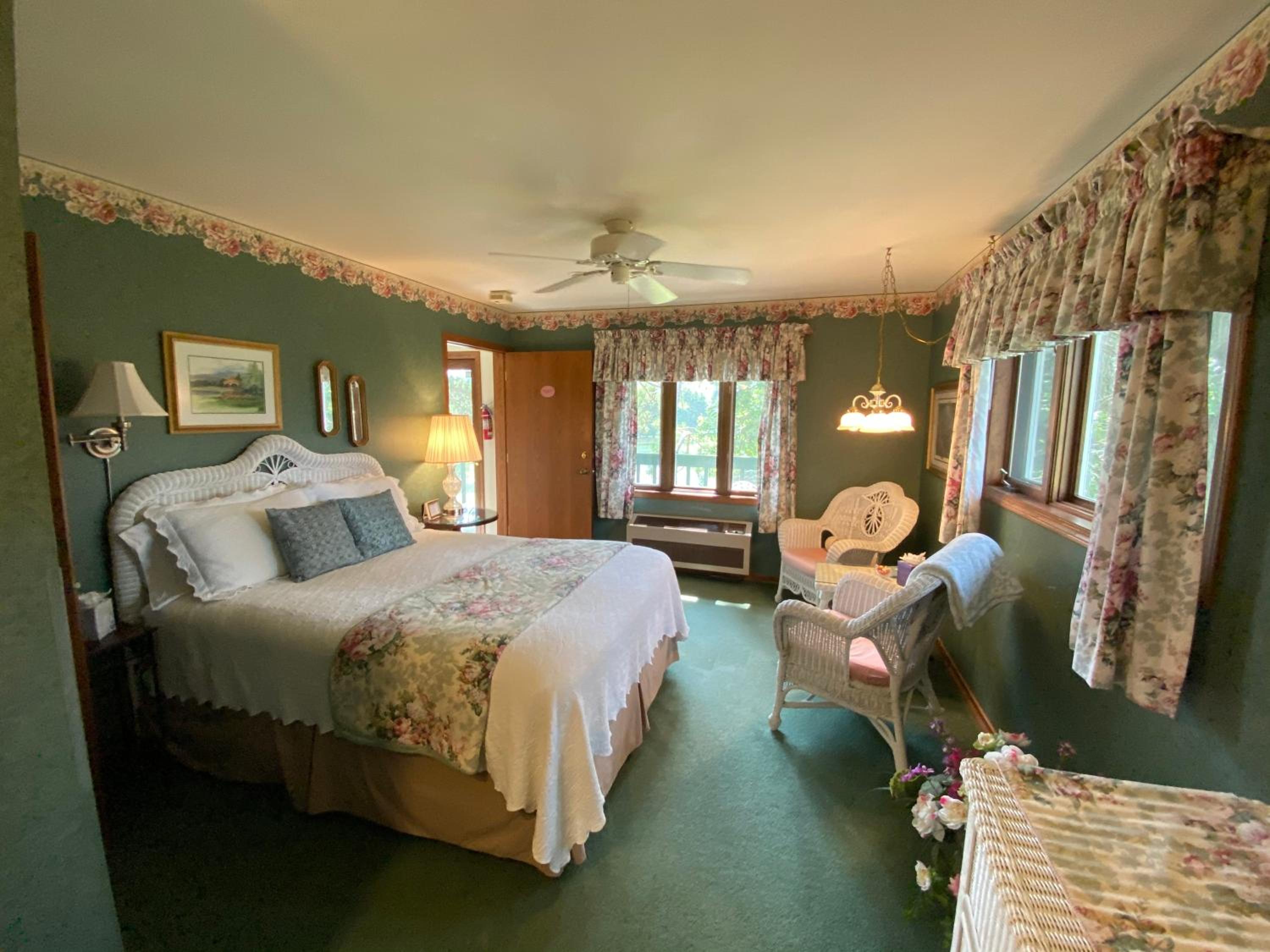 Queen Room with Sea View