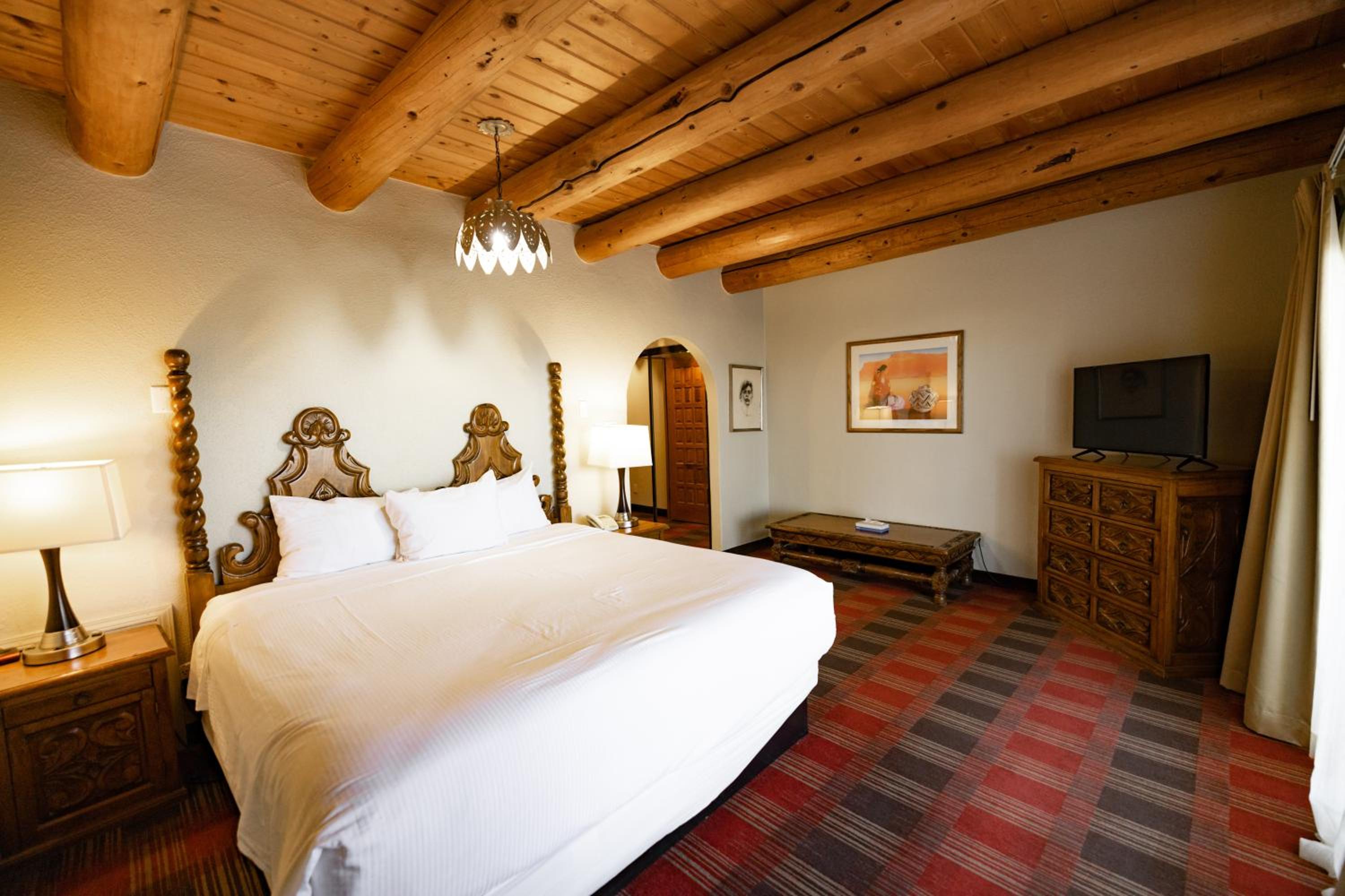 Deluxe Suite - Photo 3
