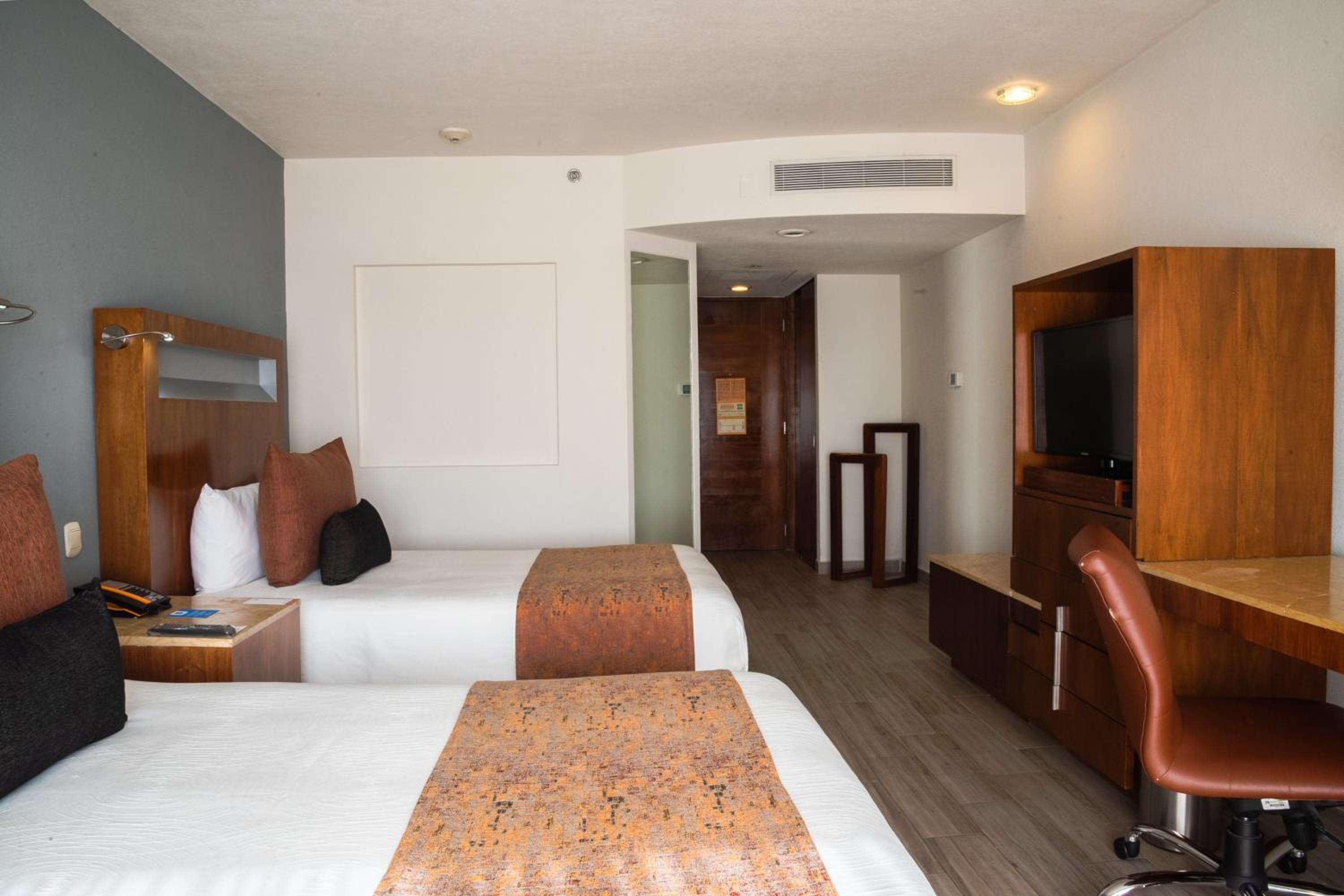 Deluxe Two Beds