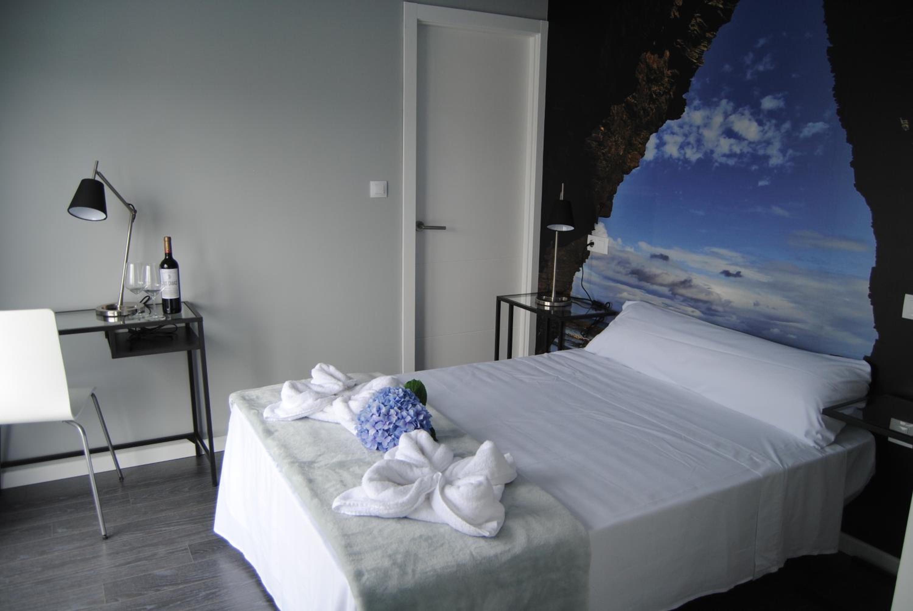Double or Twin Room with Mountain View photo 3