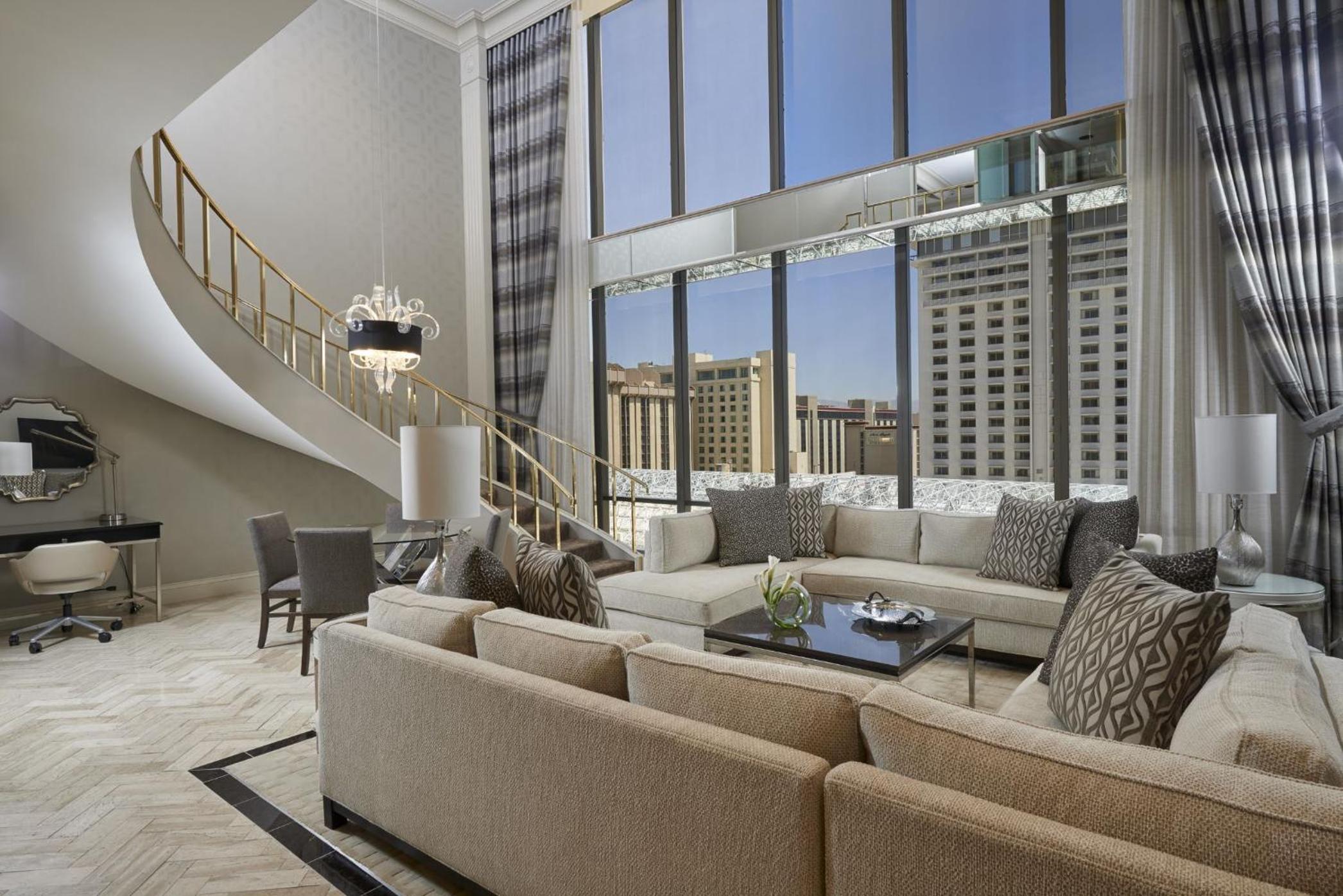 One Bedroom Spa Suite - Photo 1