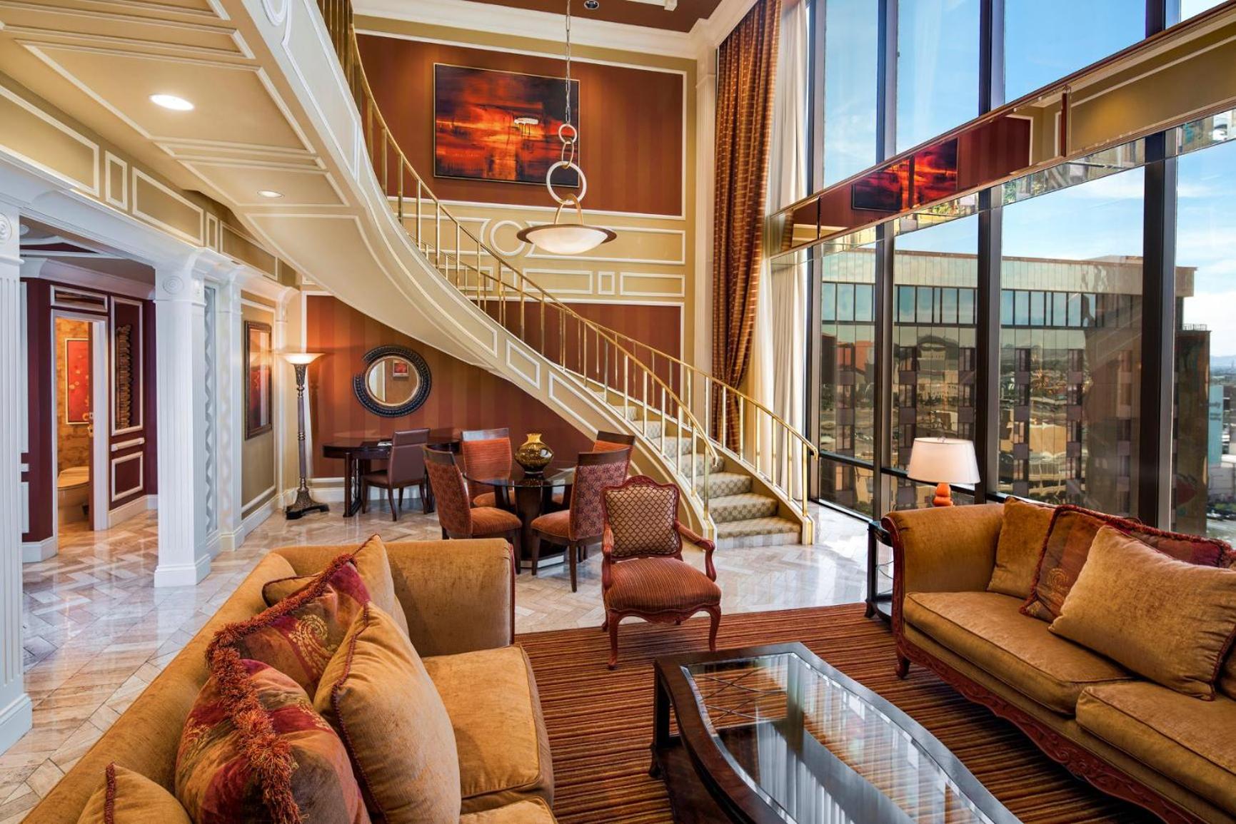 One Bedroom Spa Suite - Photo 3