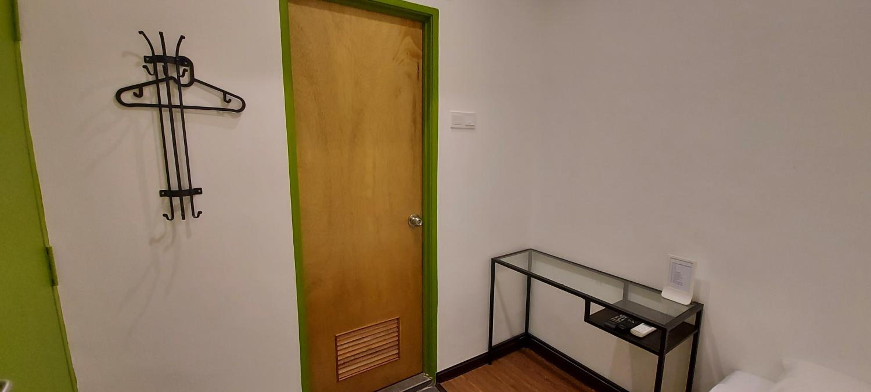 Twin Room with Bathroom - Photo 1