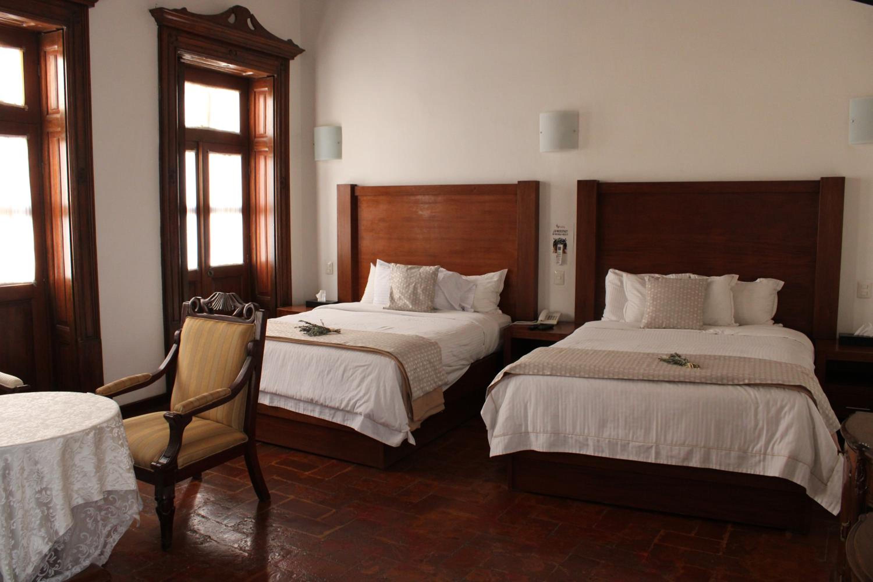 Family Suite with Balcony - Photo 16