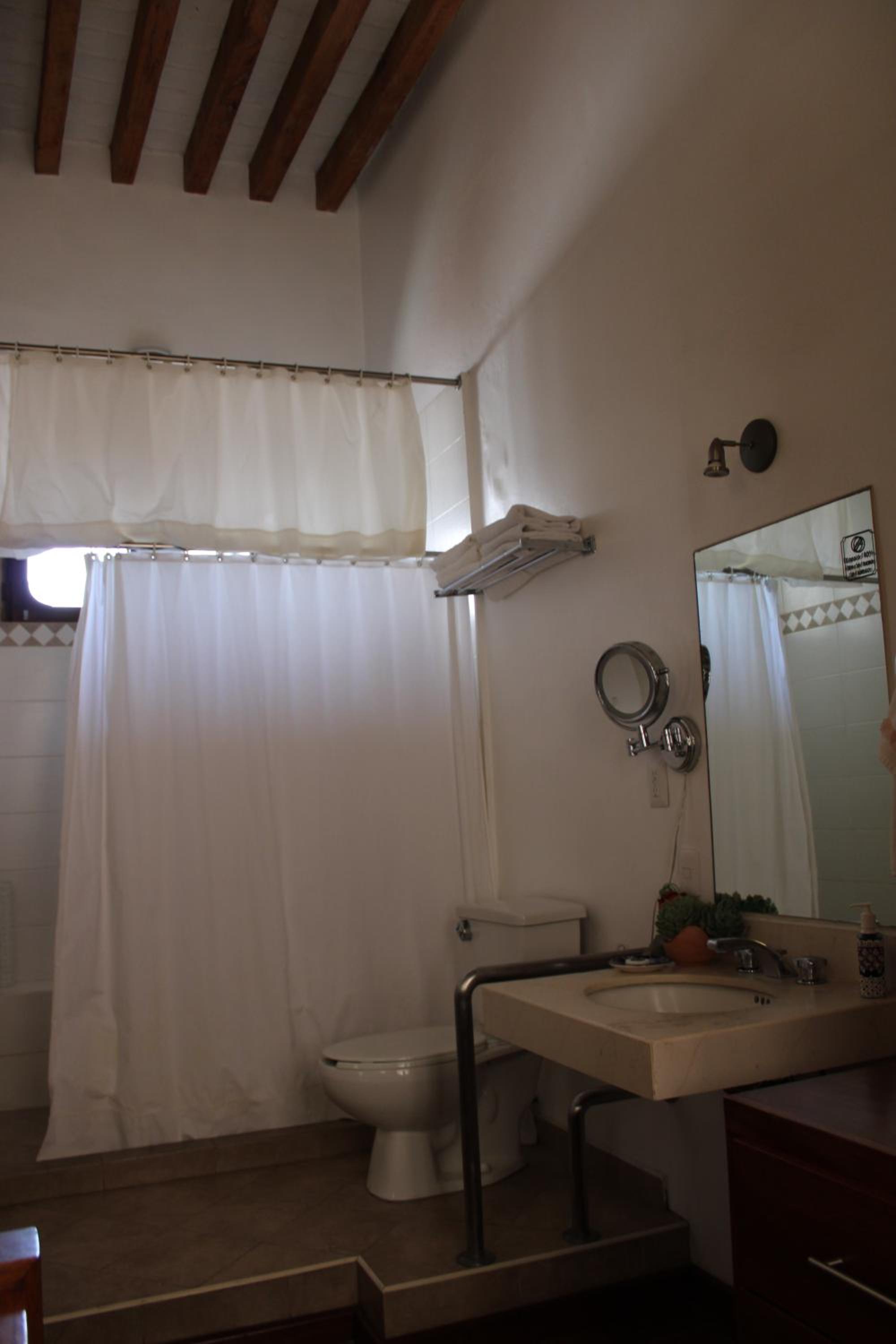 Family Suite with Balcony - Photo 19