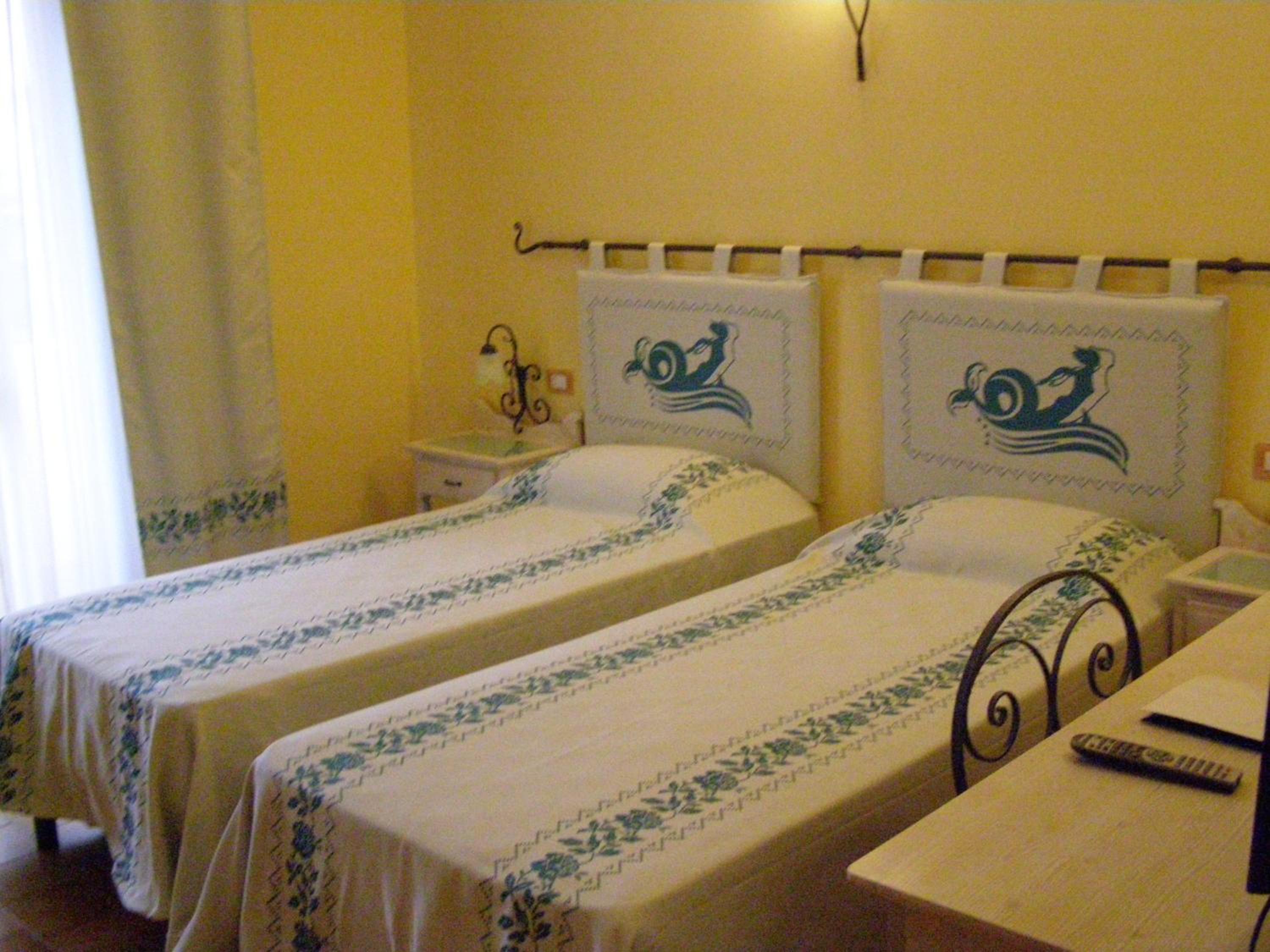 Double Room - Photo 10