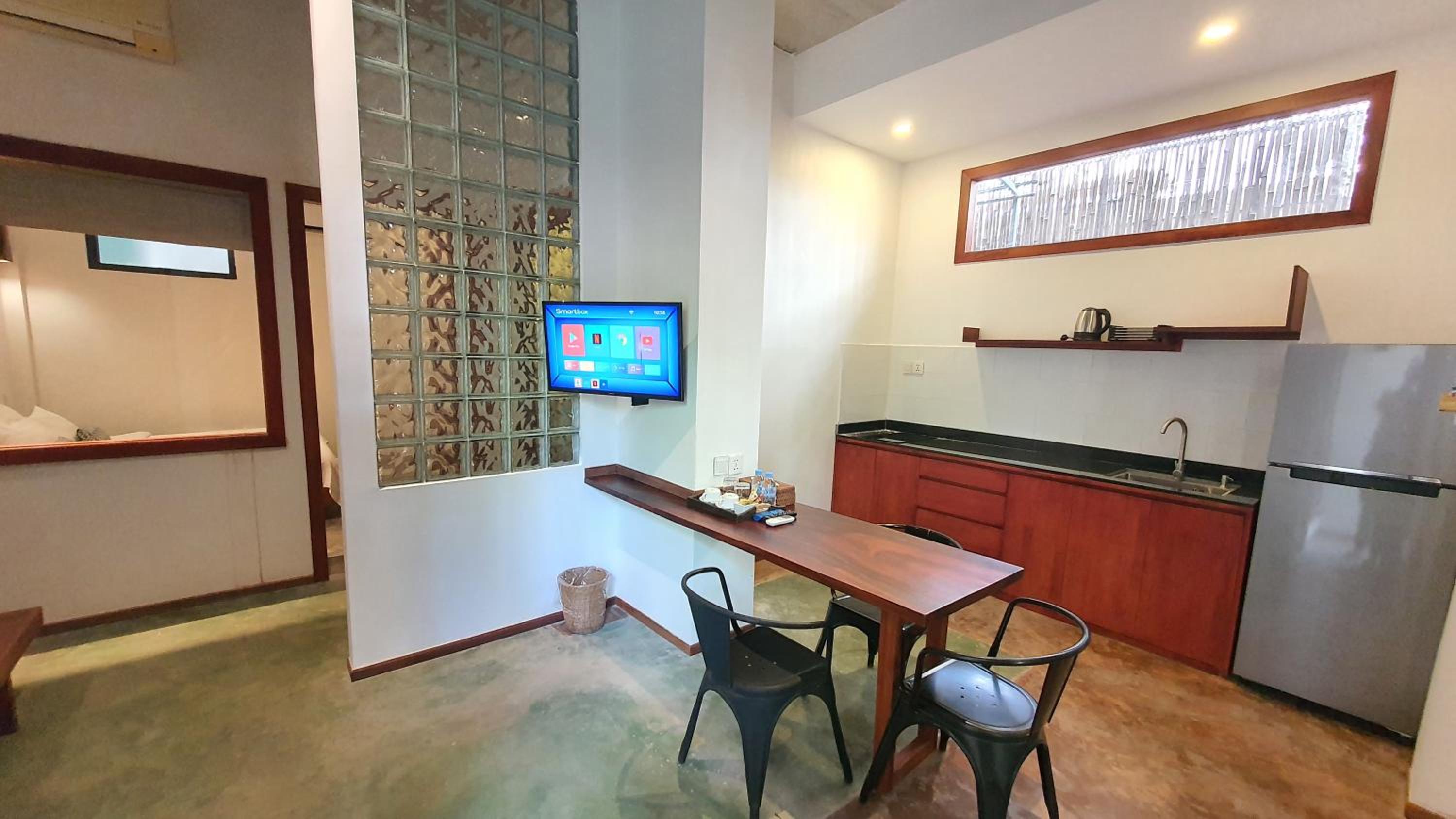 Deluxe Suite - Photo 11