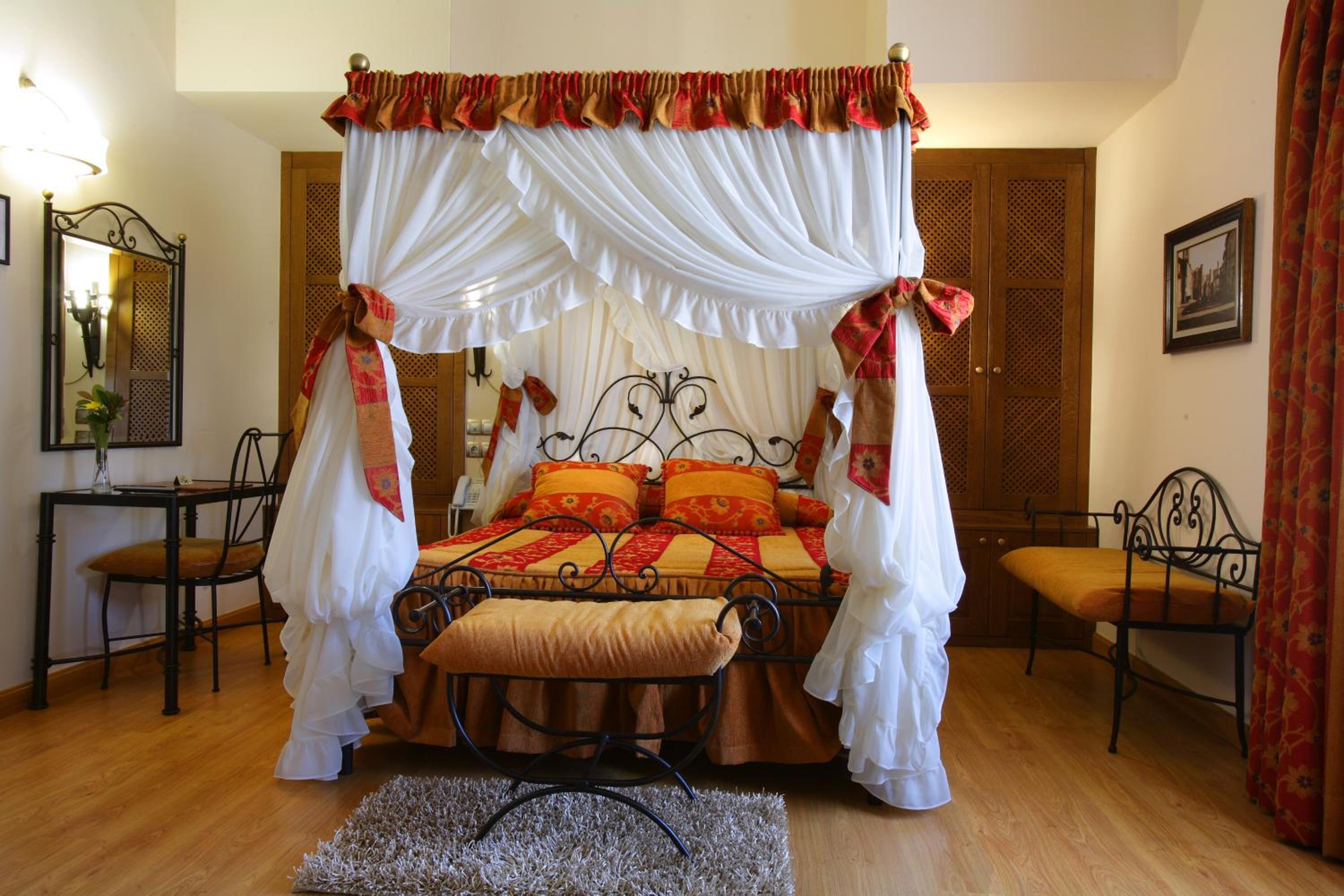 Junior Suite with Spa Bath - Photo 1