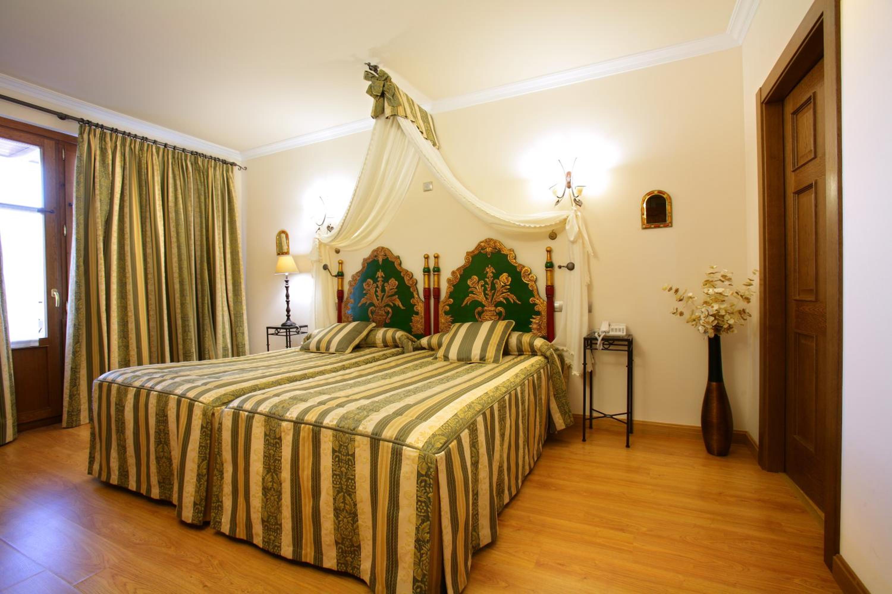 Double Room - Photo 3