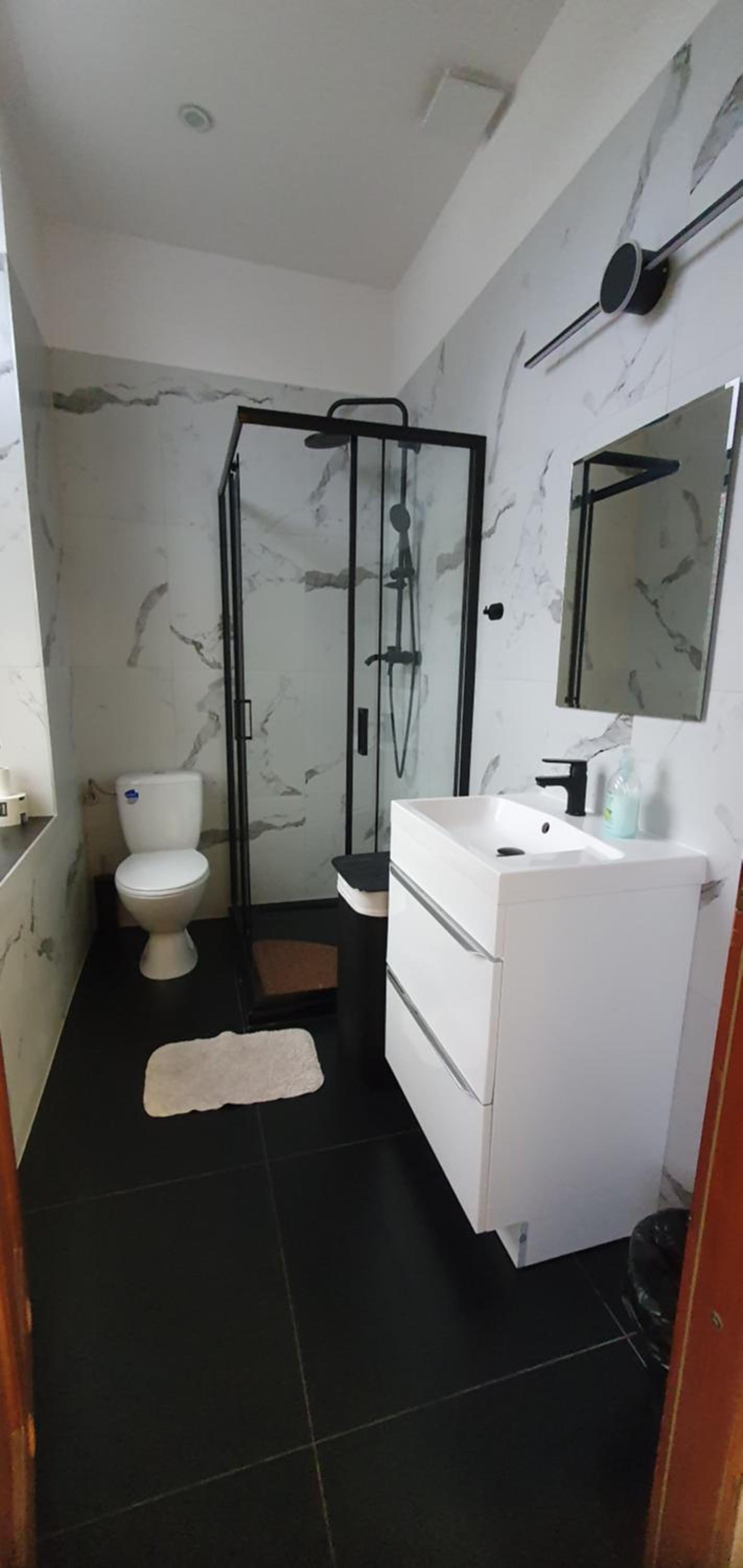 Large Double Room - Photo 4
