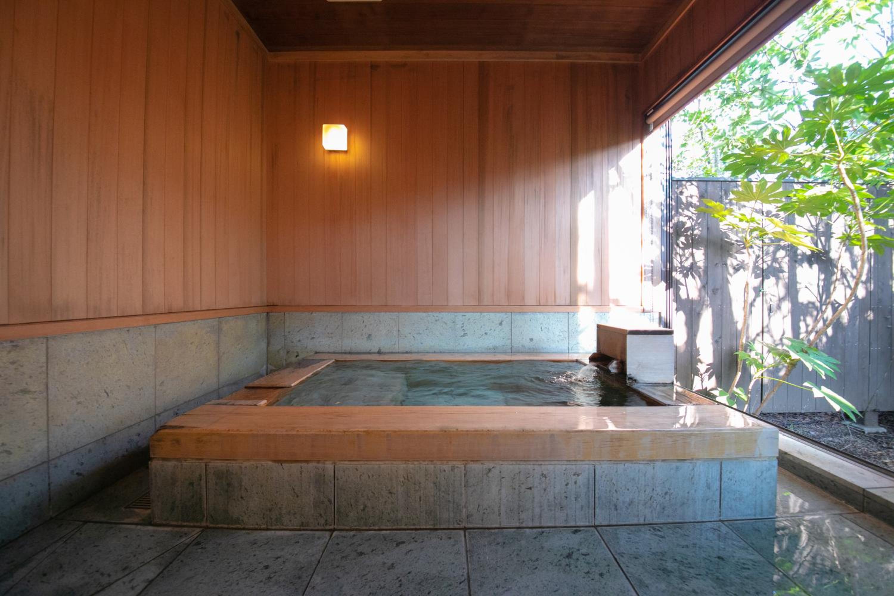 Deluxe Room with Tatami Area with Semi-Open Air Bath and Indoor Bath - Yamabuki - photo 3