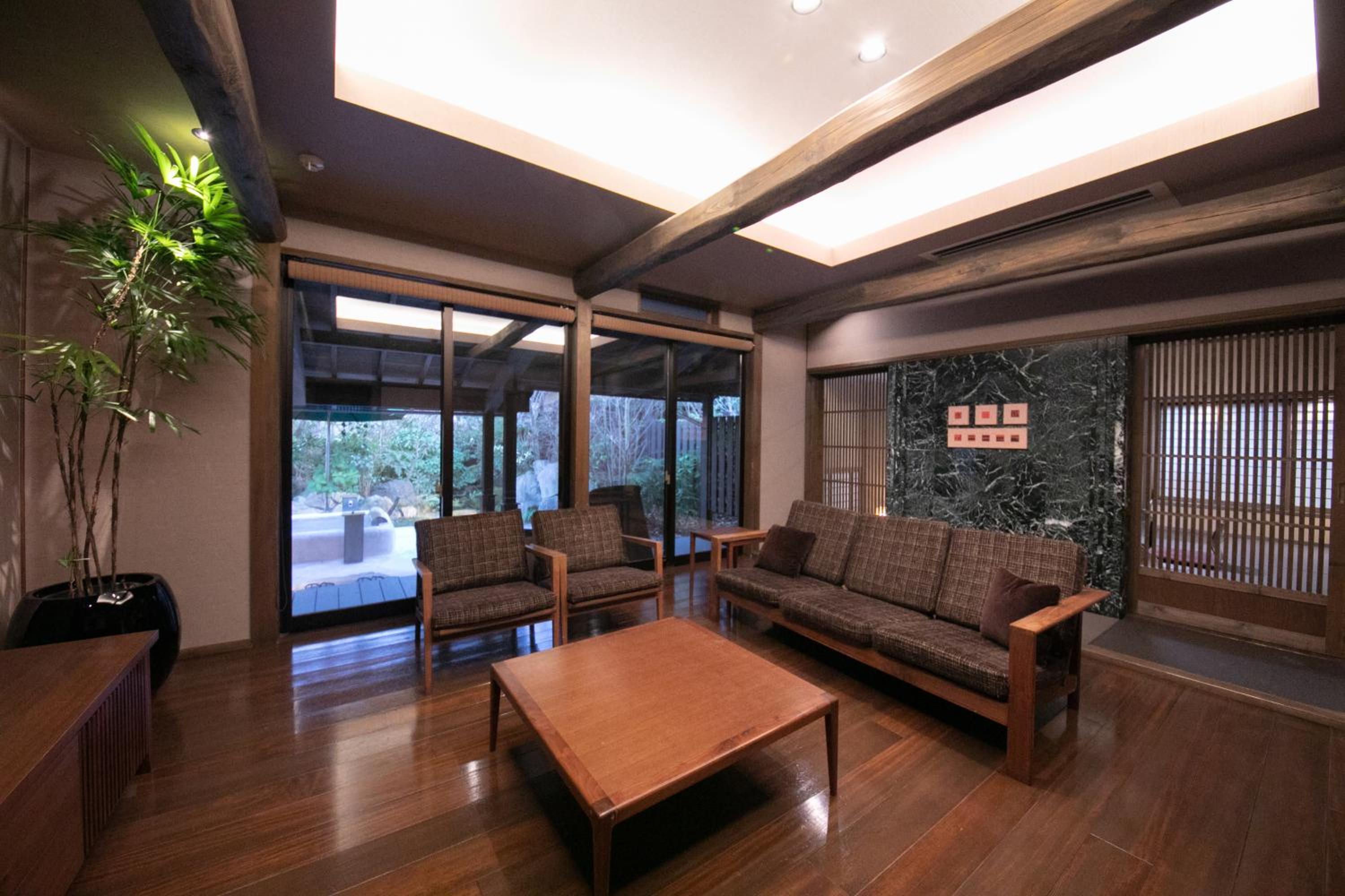 Superior Room with Tatami Area with Open-Air Bath and Indoor Bath - Hanamizuki - photo 3