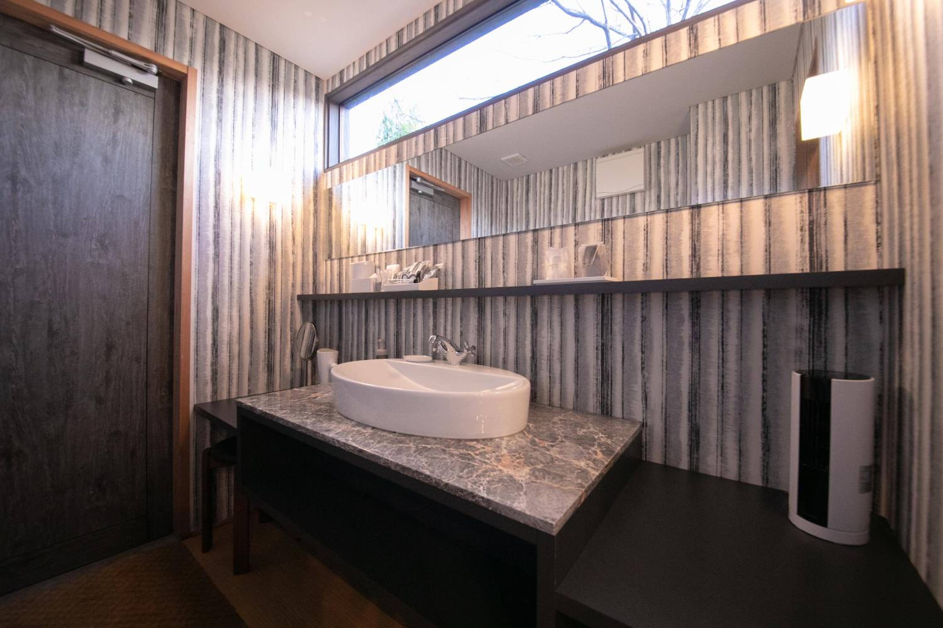 Superior Room with Tatami Area with Semi-Open Air Bath and Indoor Bath - Kodemari - photo 2