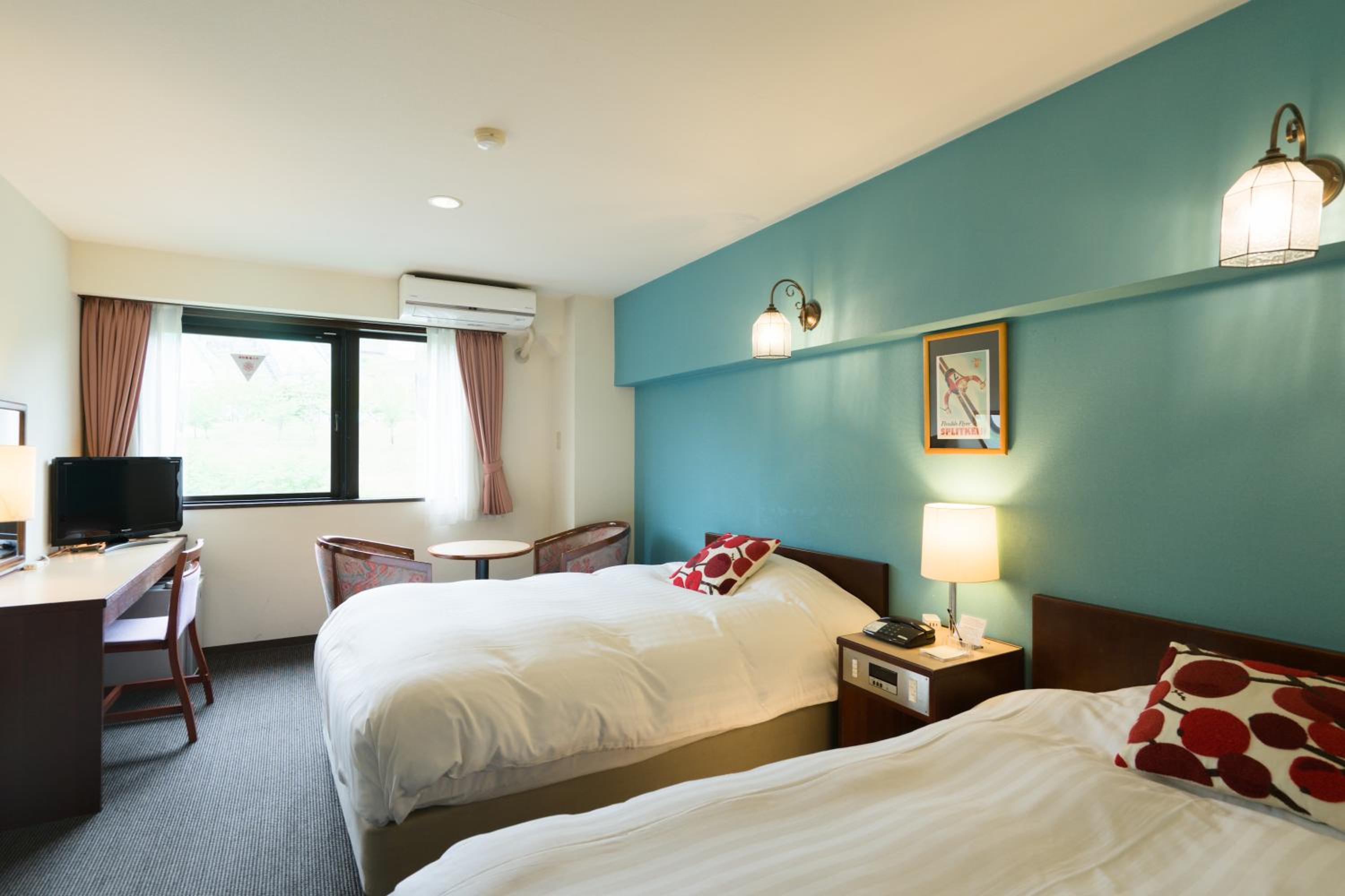 Twin Room with Mountain View