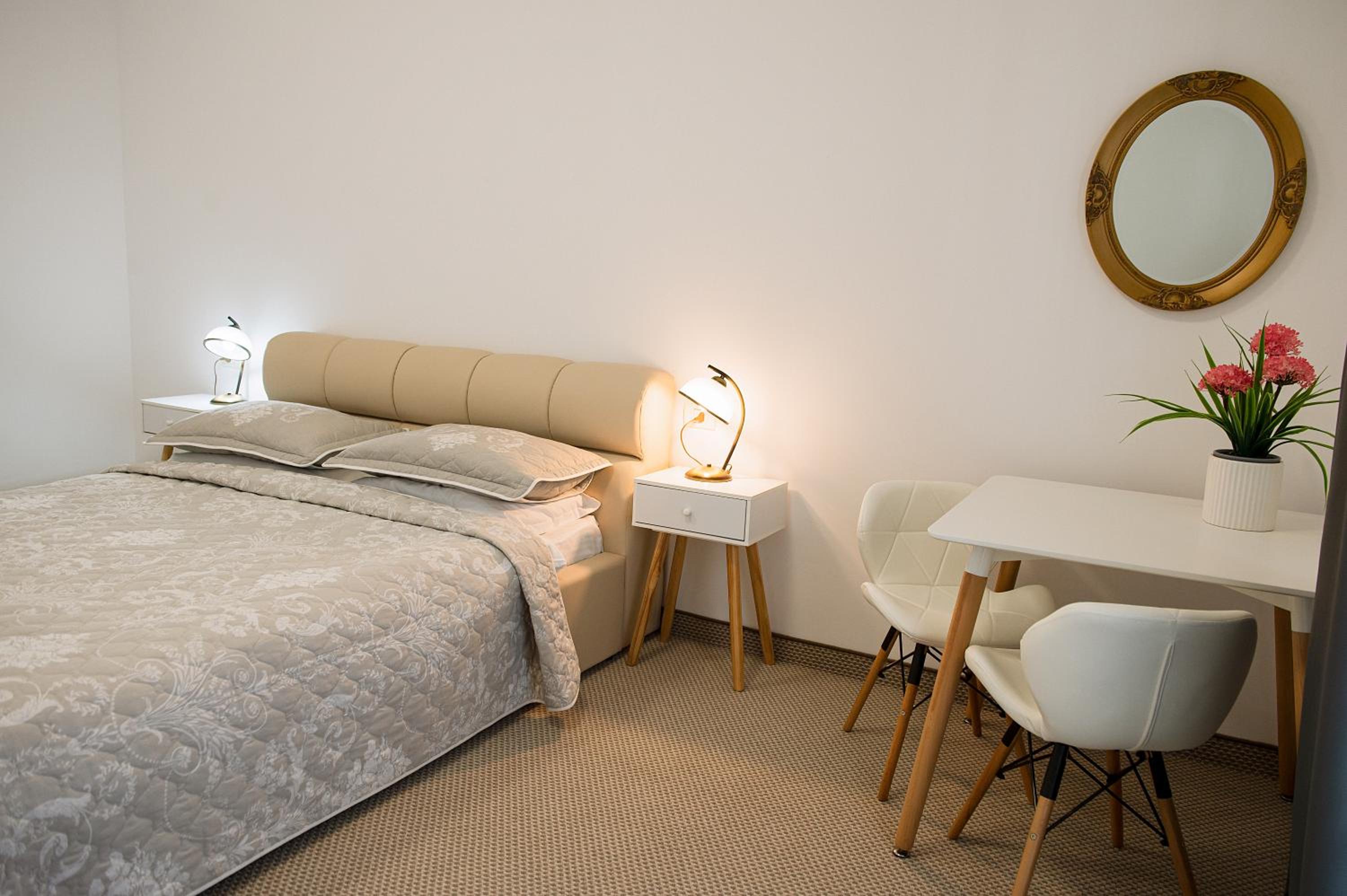 Double Room - Photo 8