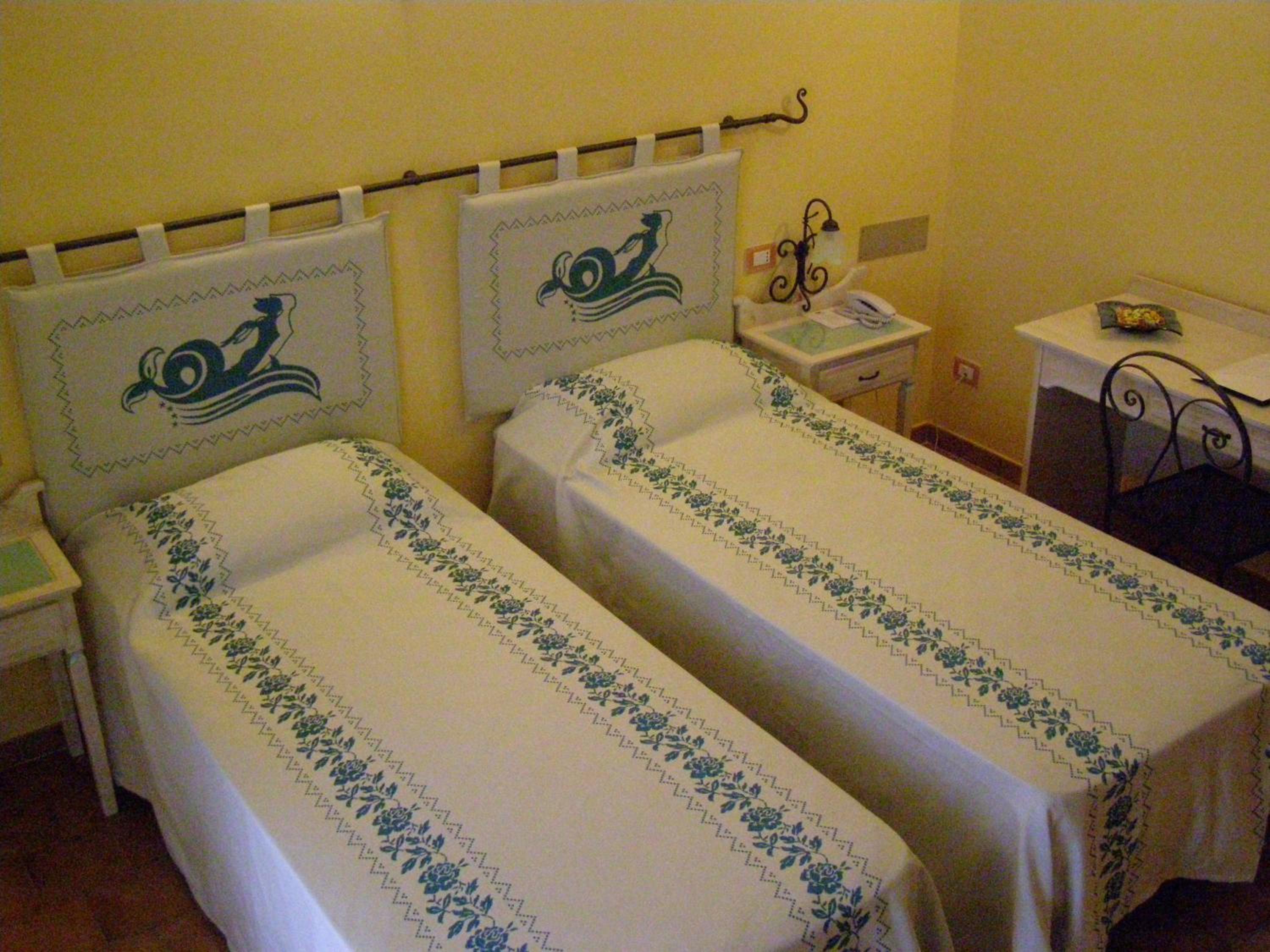 Double Room - Photo 9