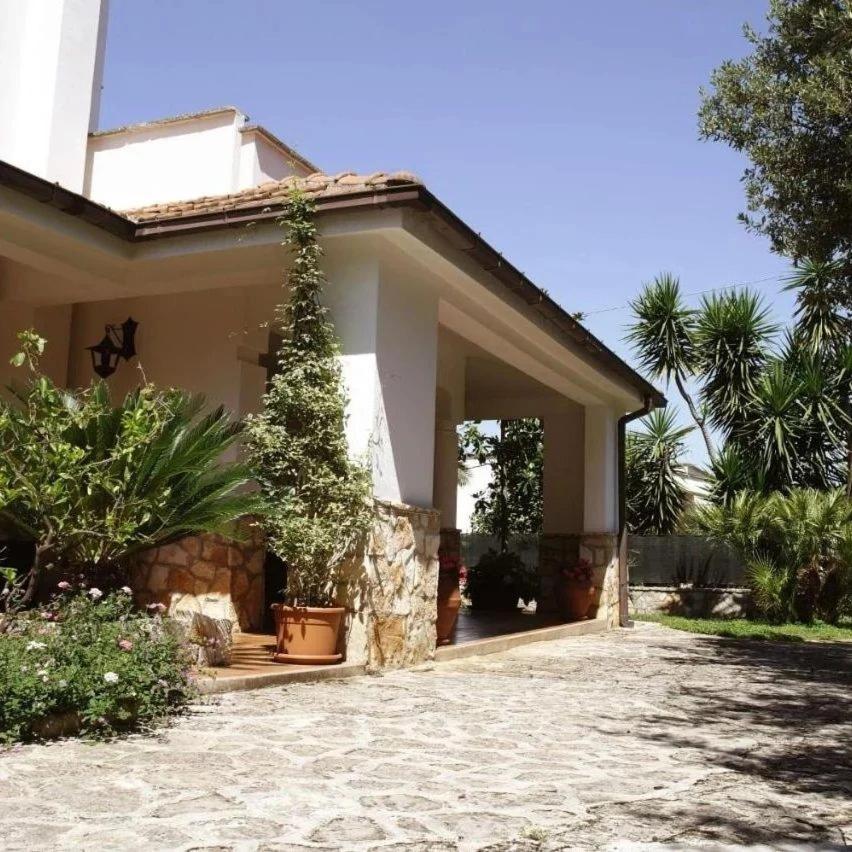 Villa photo 3
