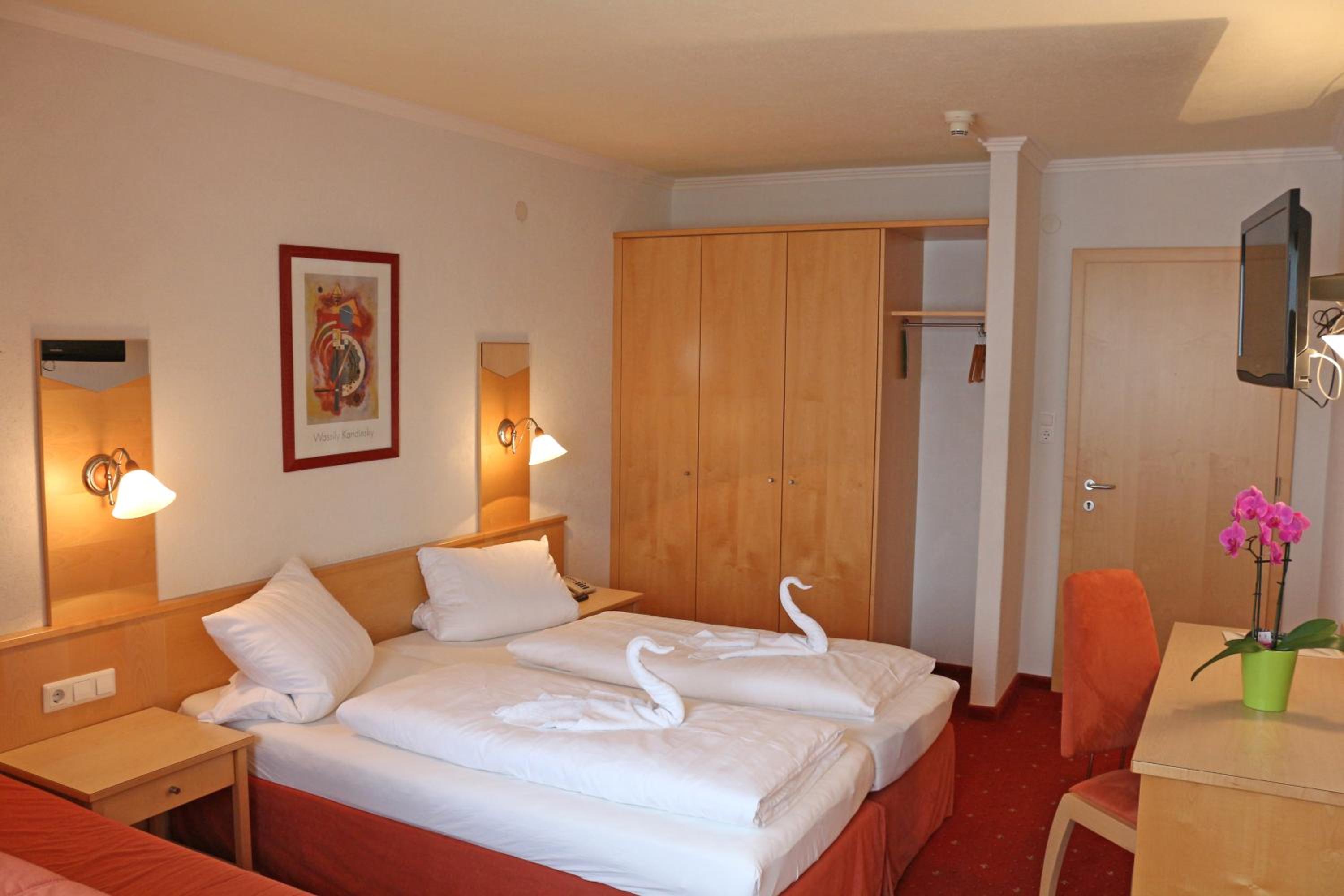 Quadruple Room - Main Building - Photo 2