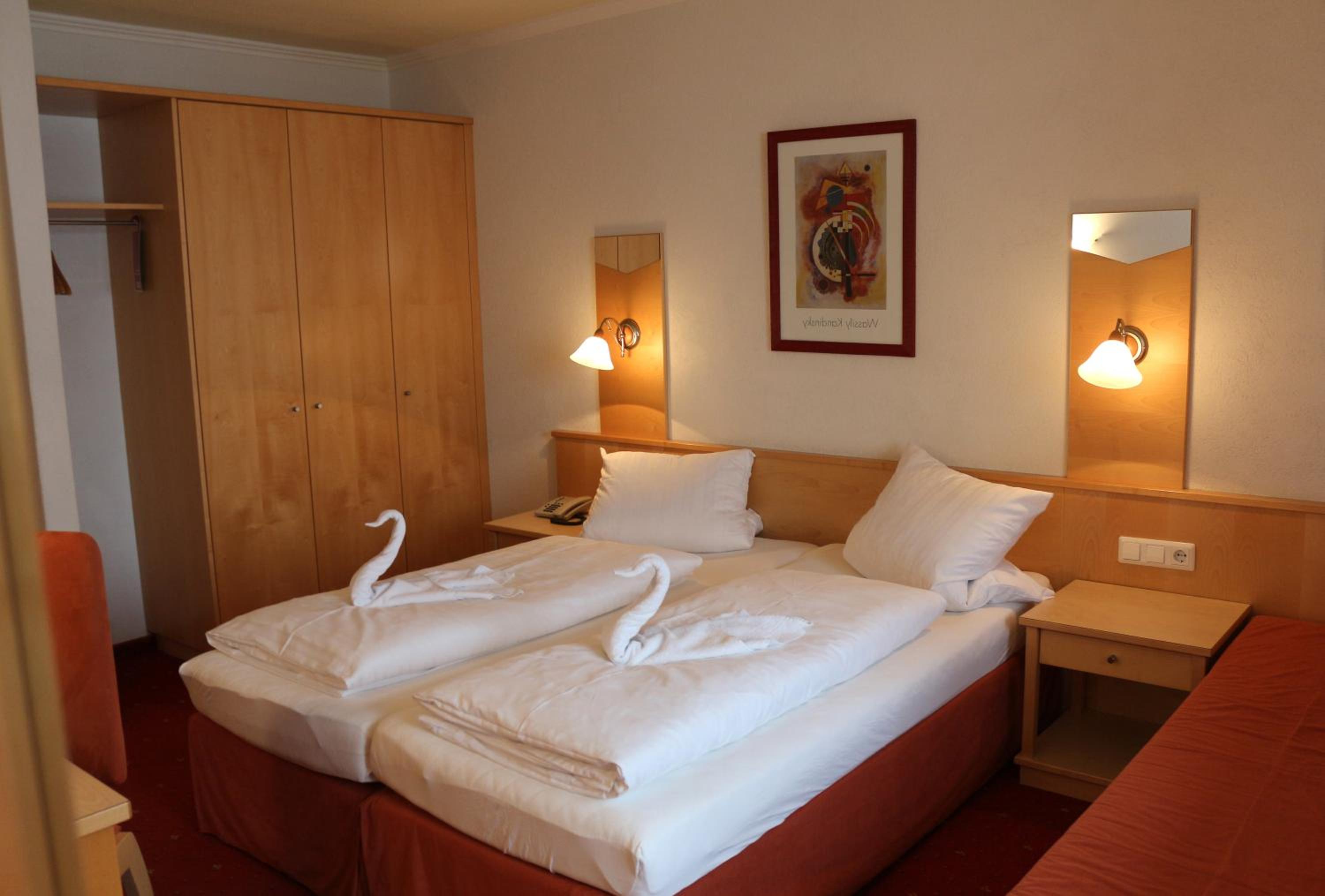 Triple Room - Main Building - Photo 4