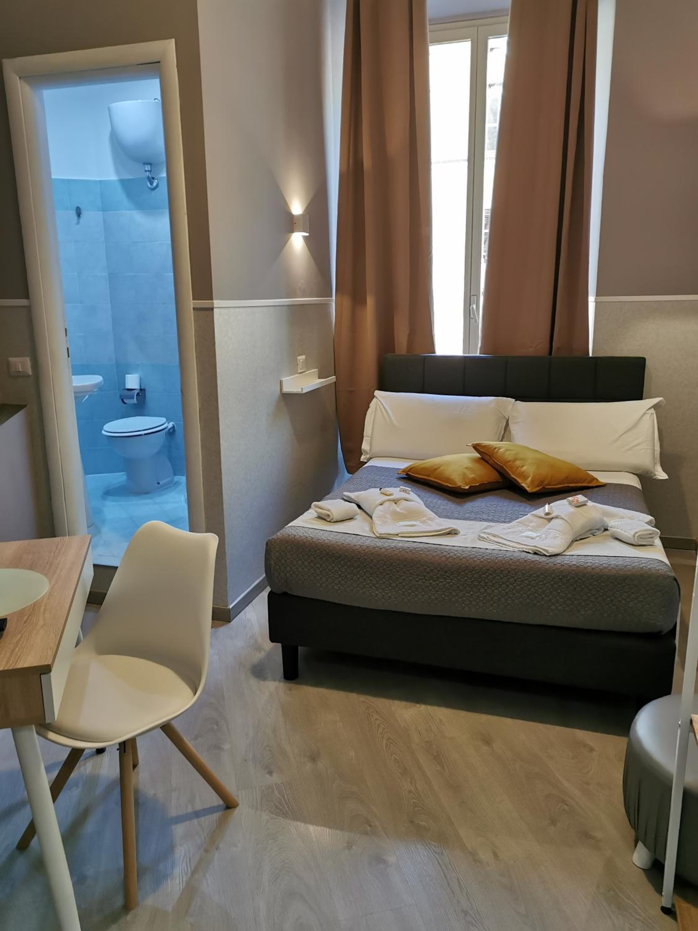 Small Double Room photo 3