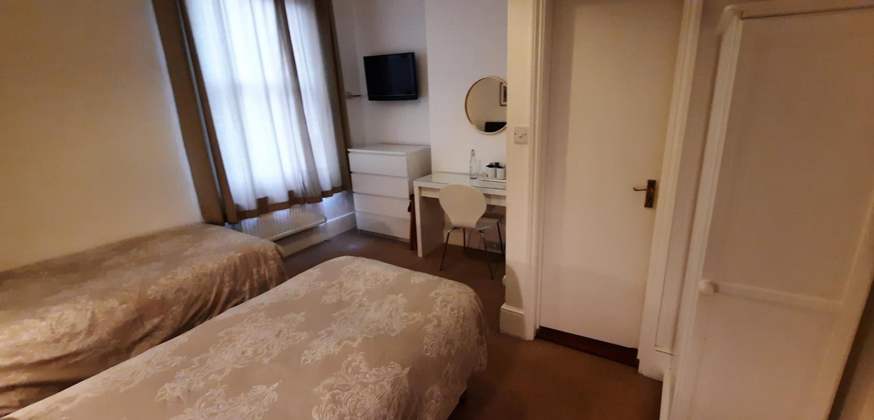 Twin Room photo 3