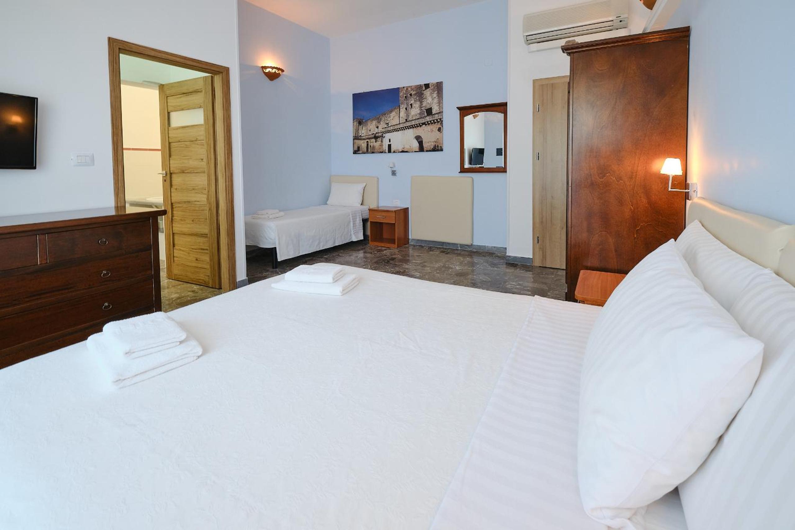 Triple Room photo 2