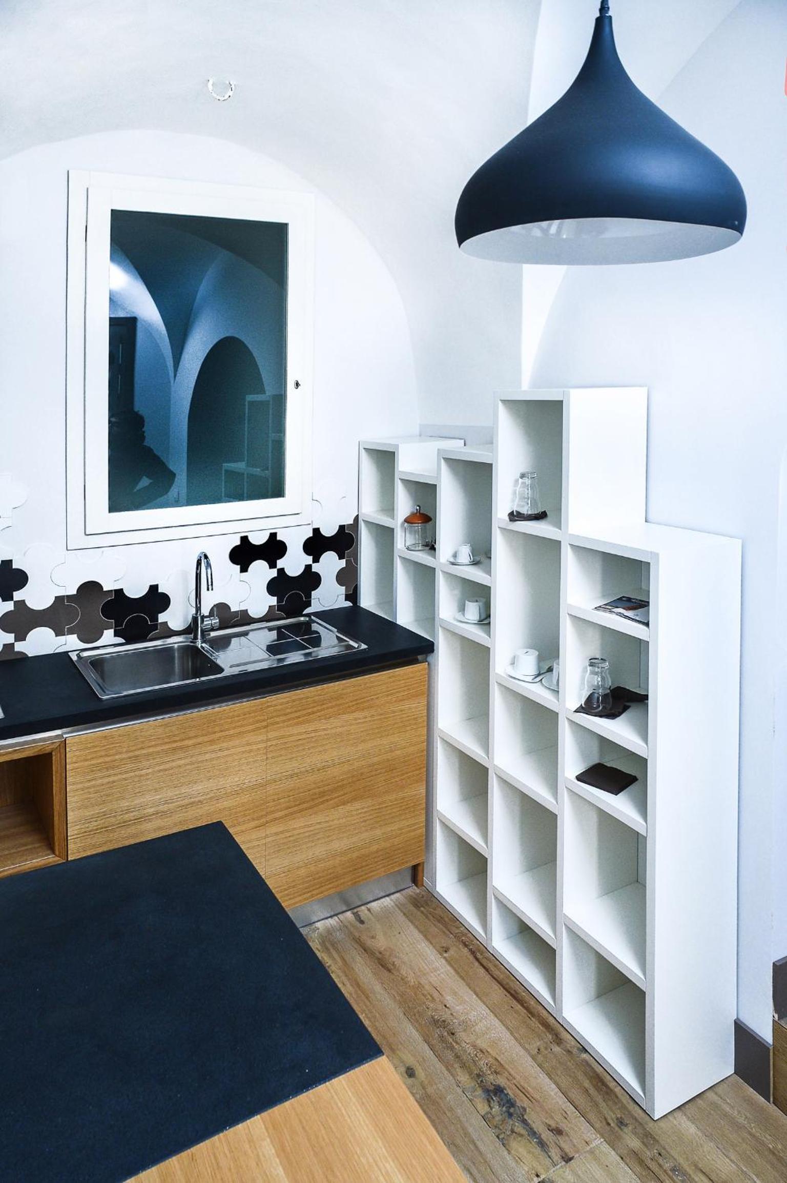 One-Bedroom Apartment - Photo 4
