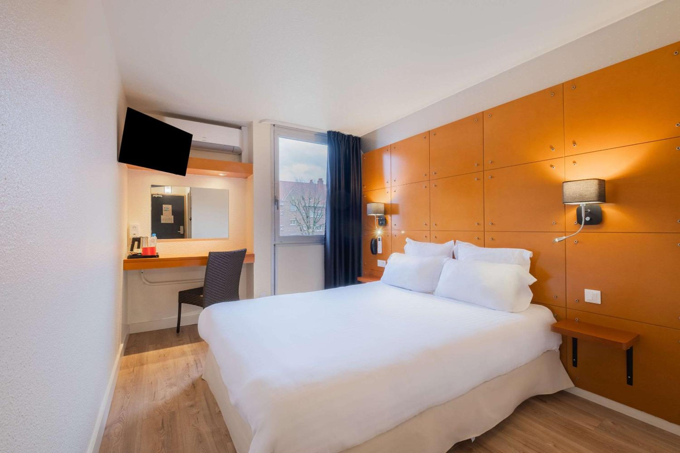 Double Room - Photo 8