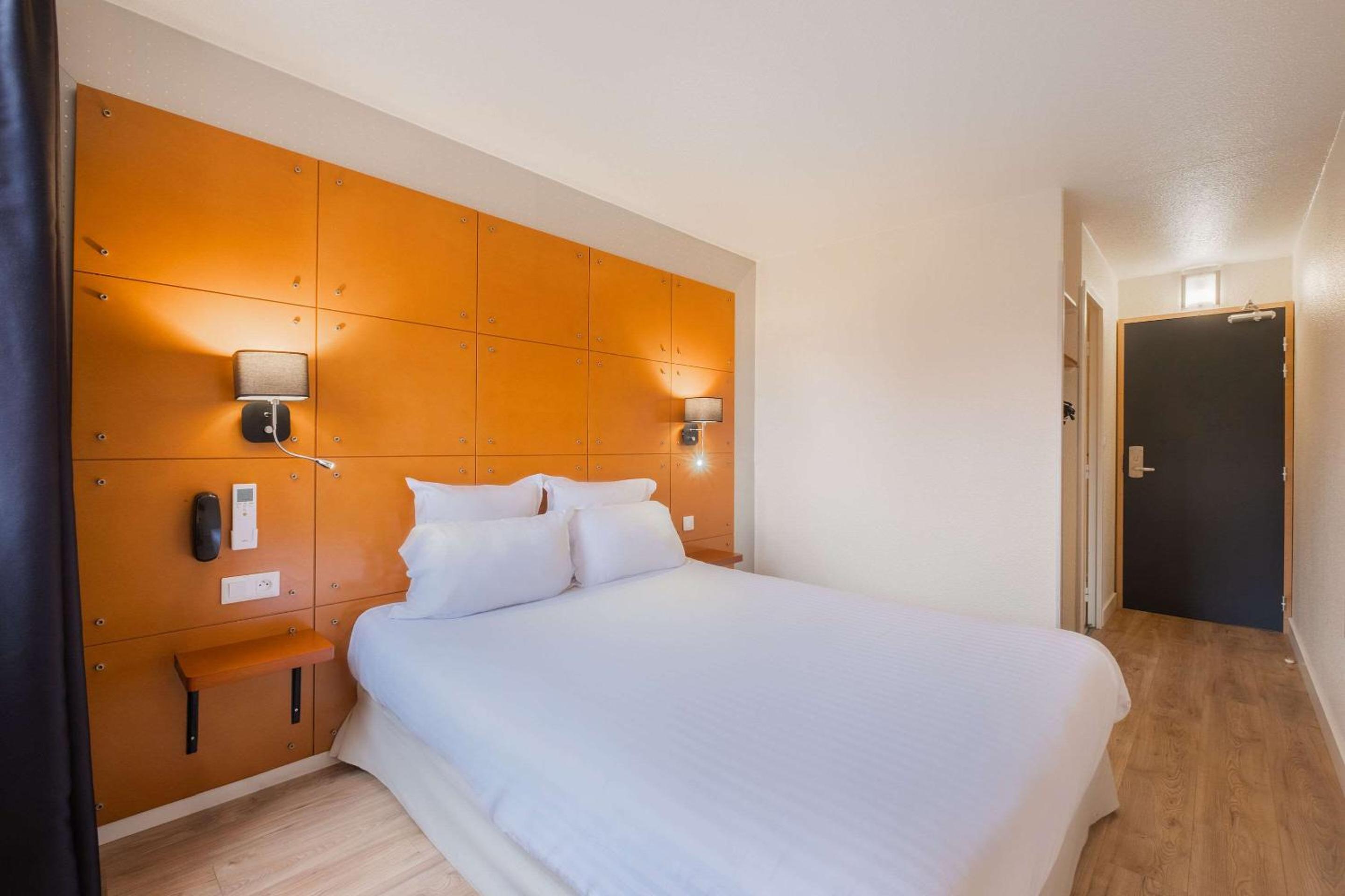 Double Room - Photo 7
