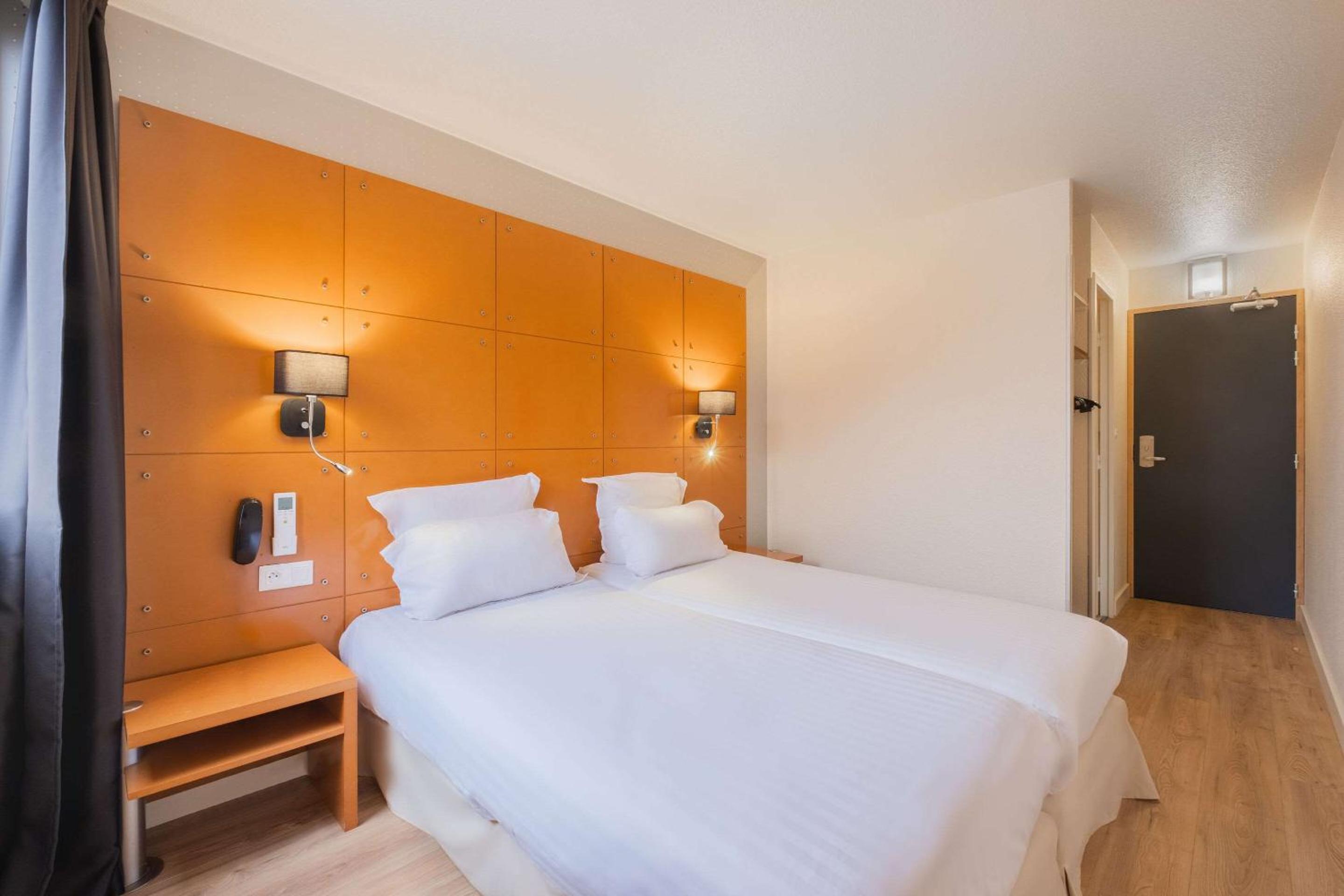Twin Room - Photo 6