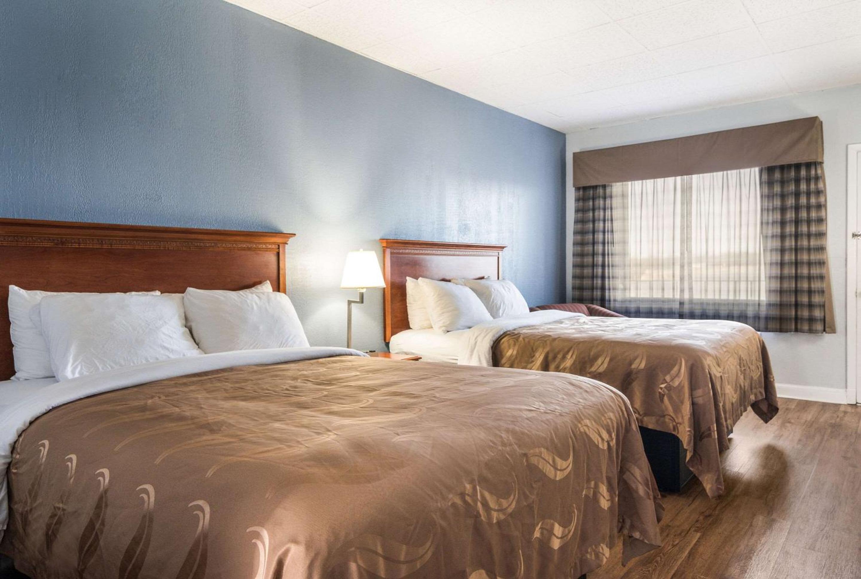 Standard Queen Room with Two Queen Beds - Non Smoking  - Photo 2