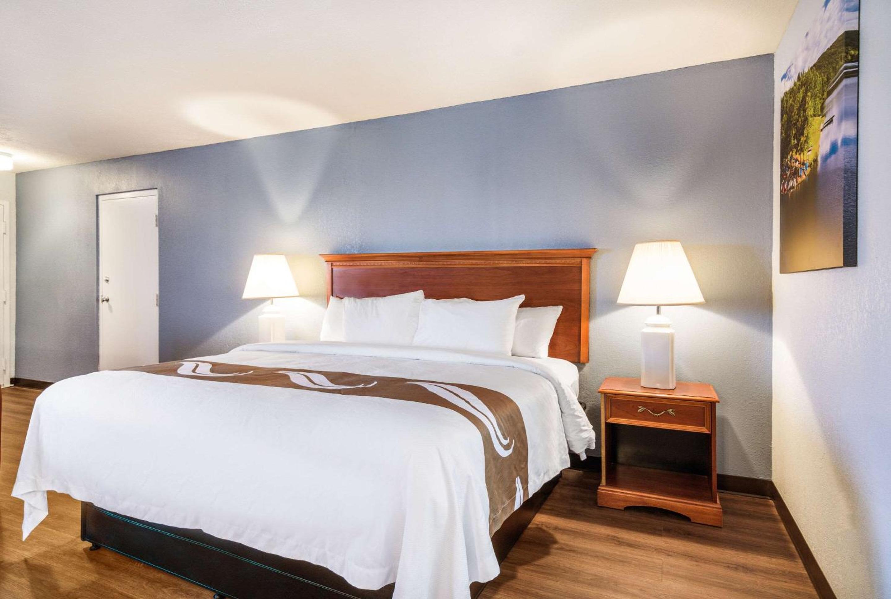Family Suite - Non Smoking - Photo 1