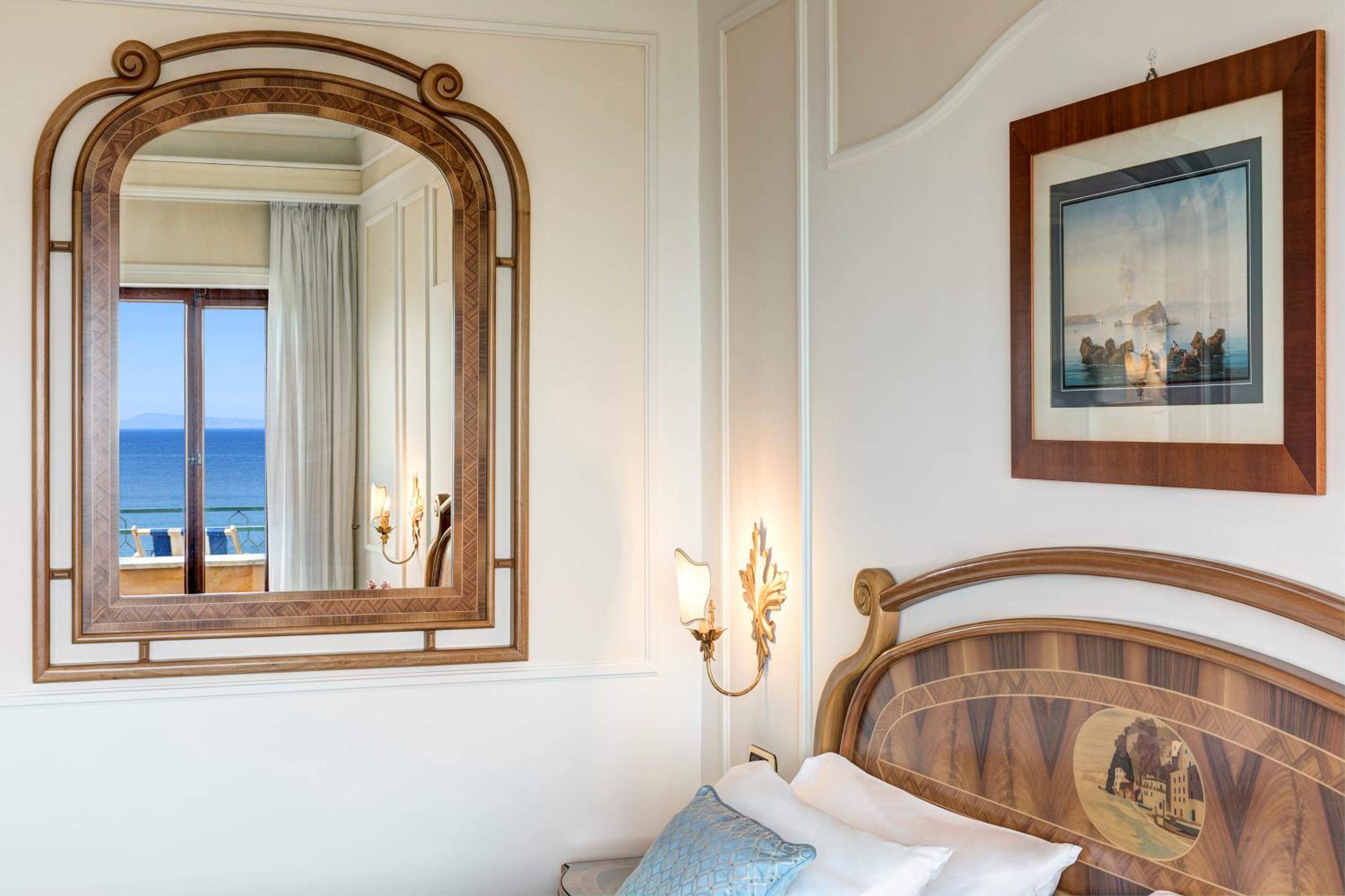 Premier Double or Twin Room with Sea View - Photo 3