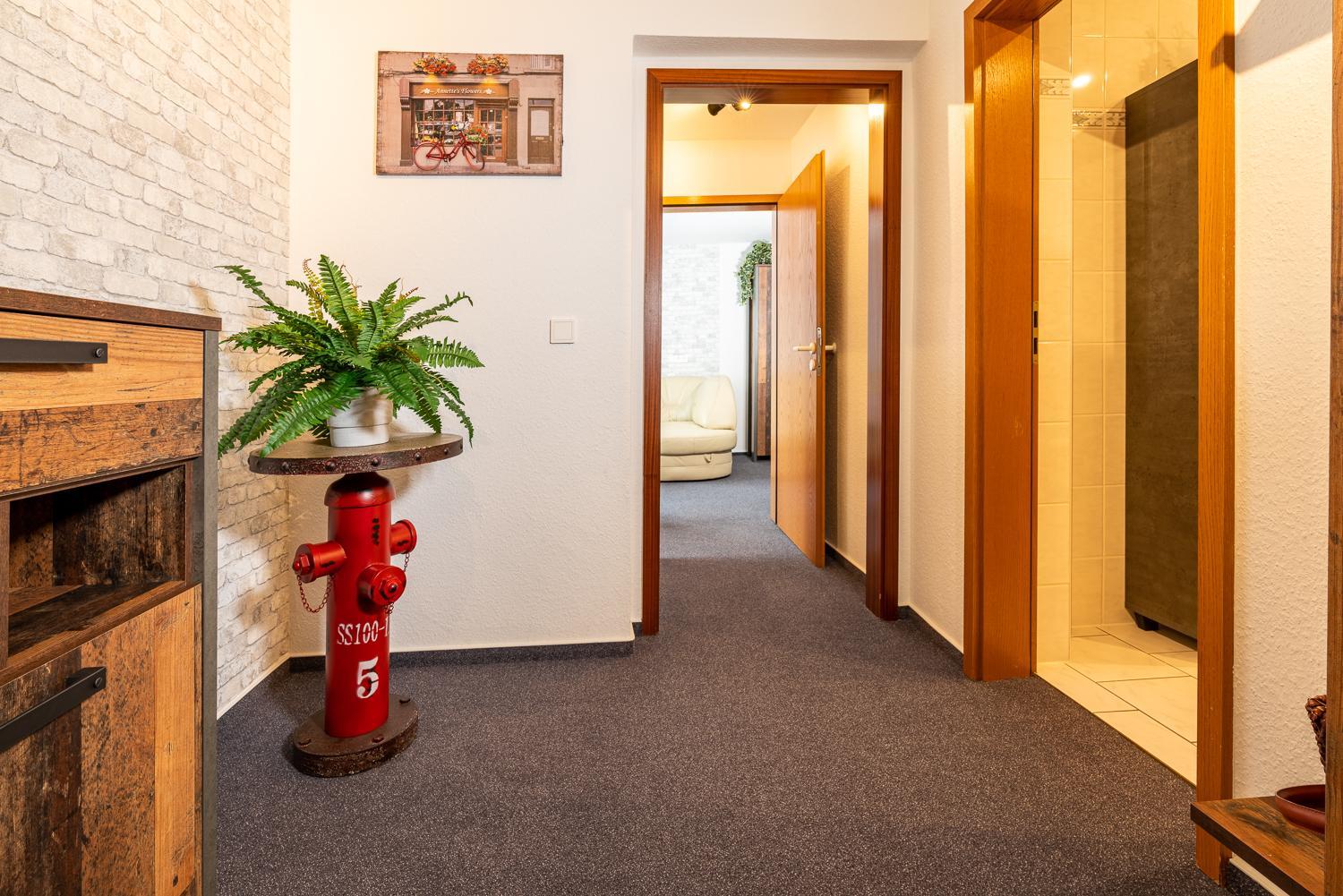 Suite - Photo 1