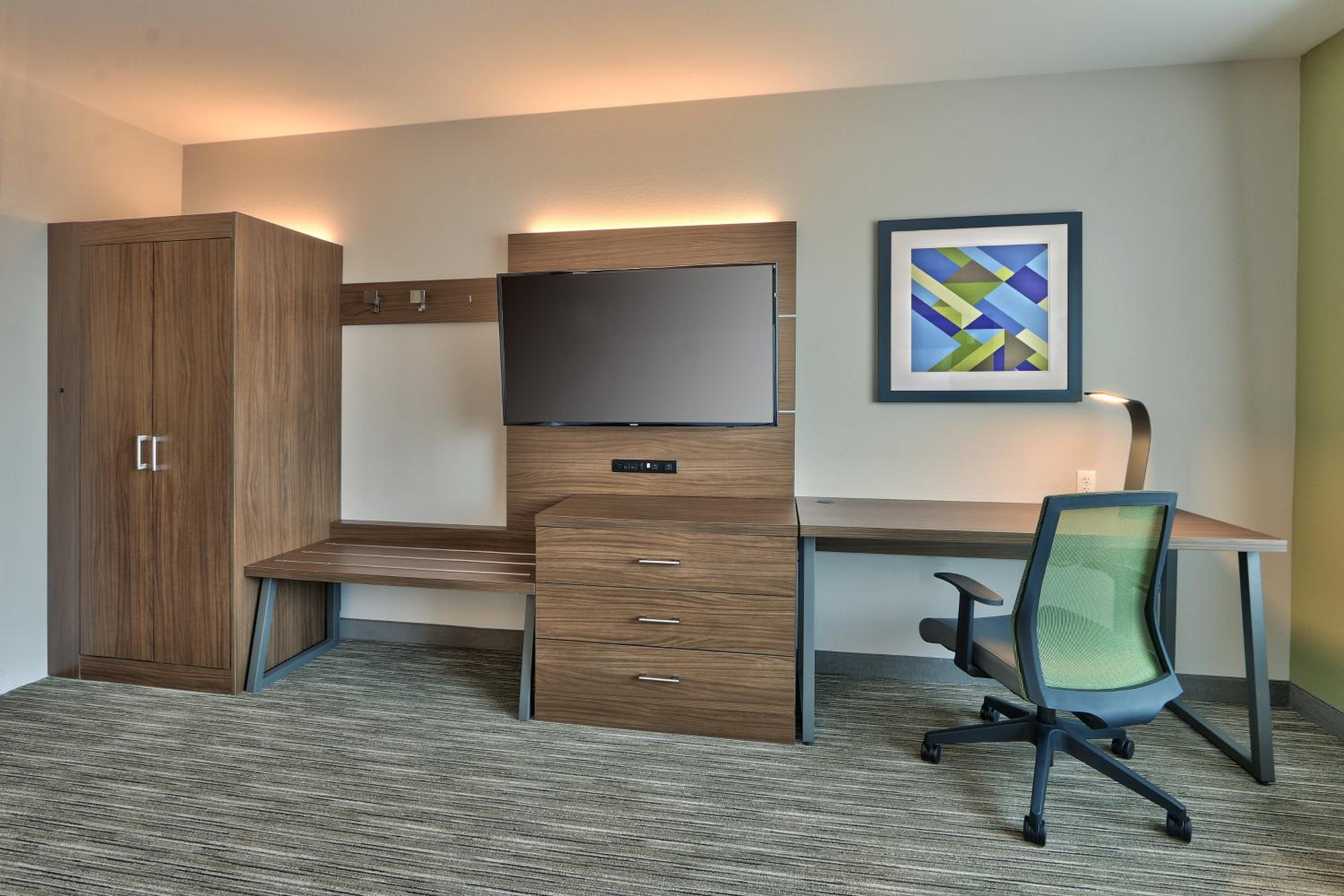 Standard King Room - Photo 2