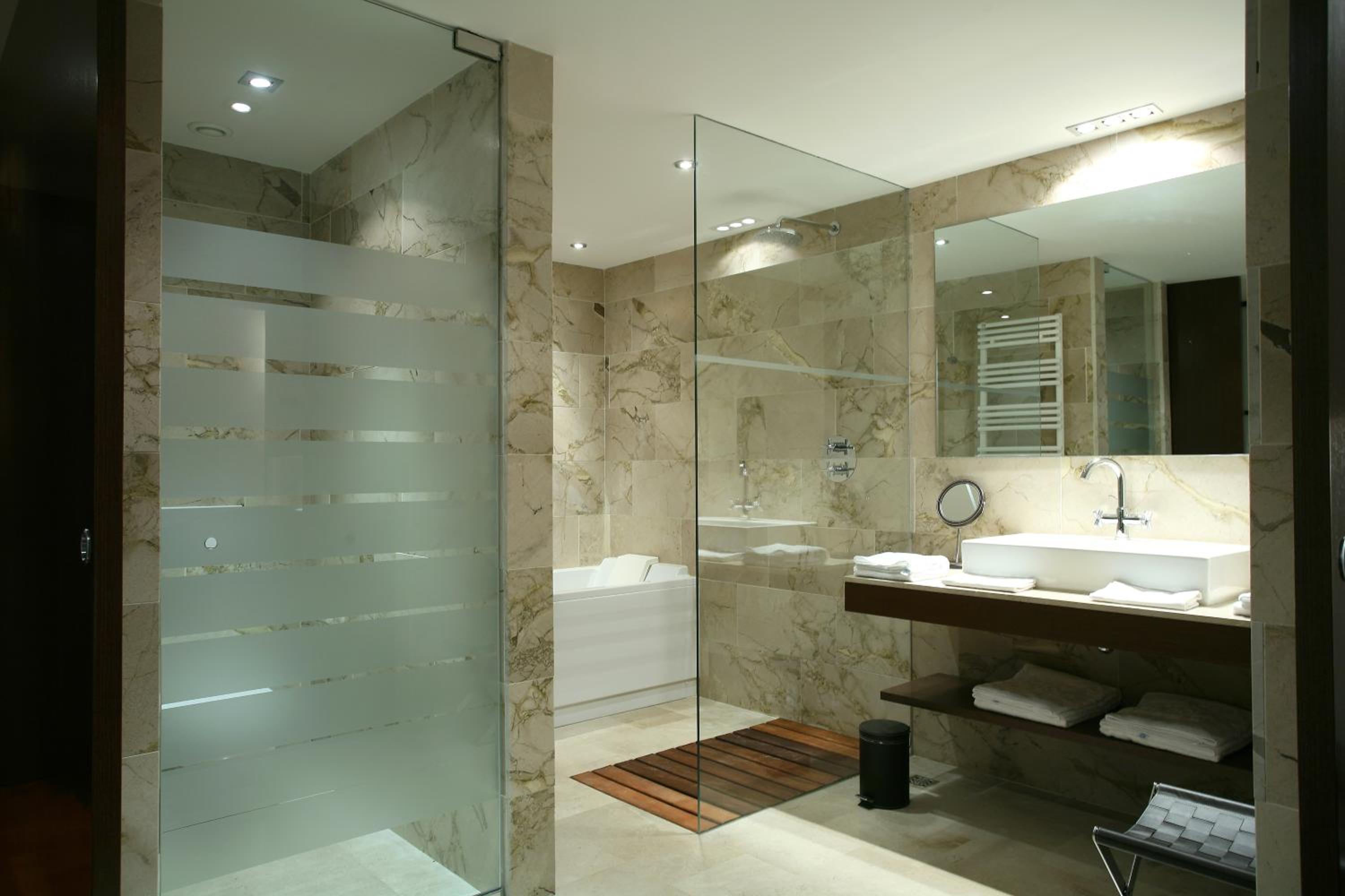 Deluxe Room and Spa access - Photo 3