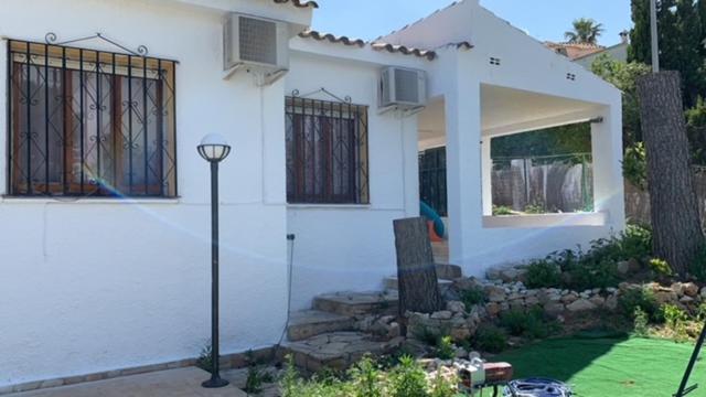 Five-Bedroom House - Photo 32