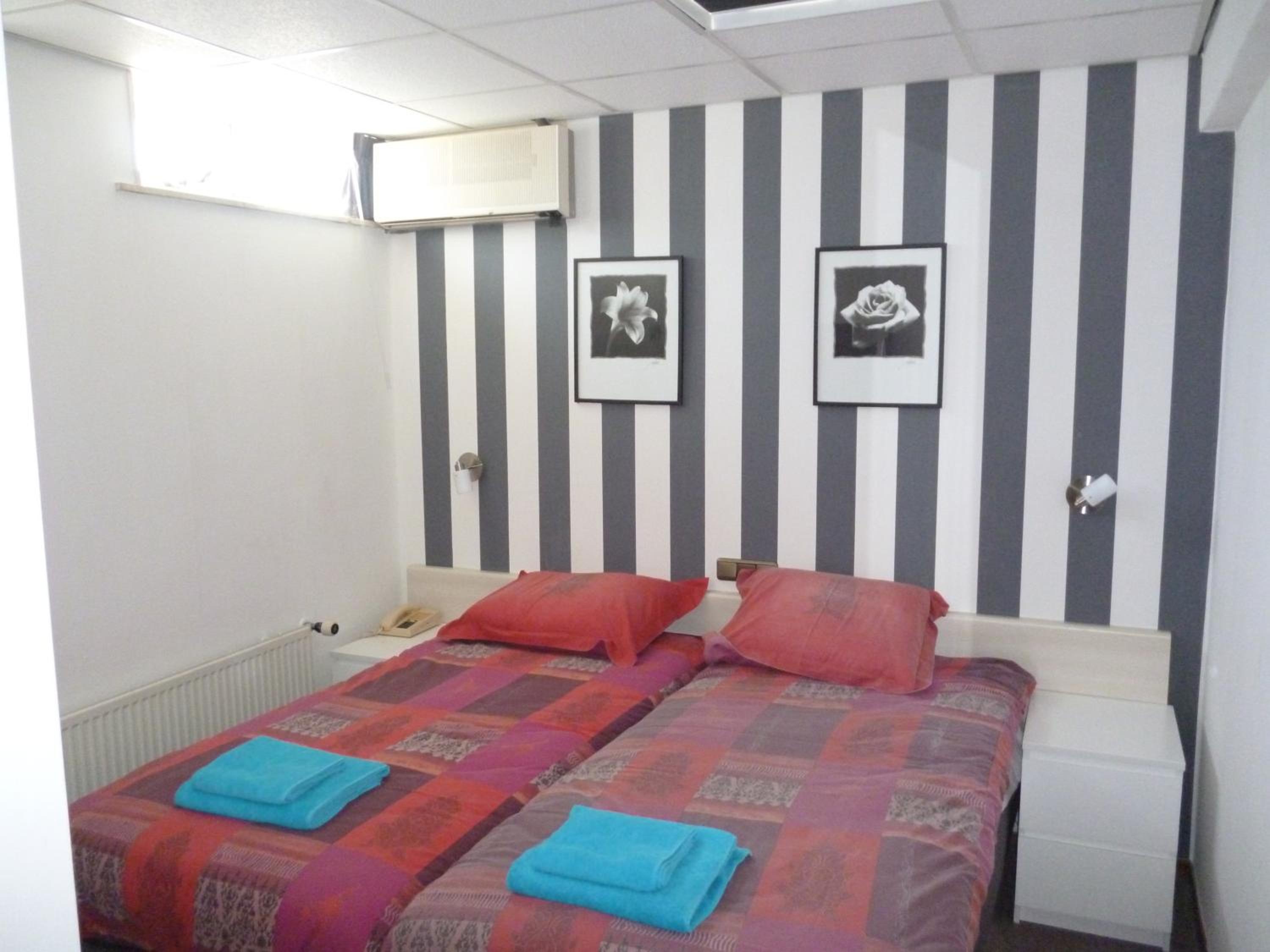 Basic Double Room photo 2