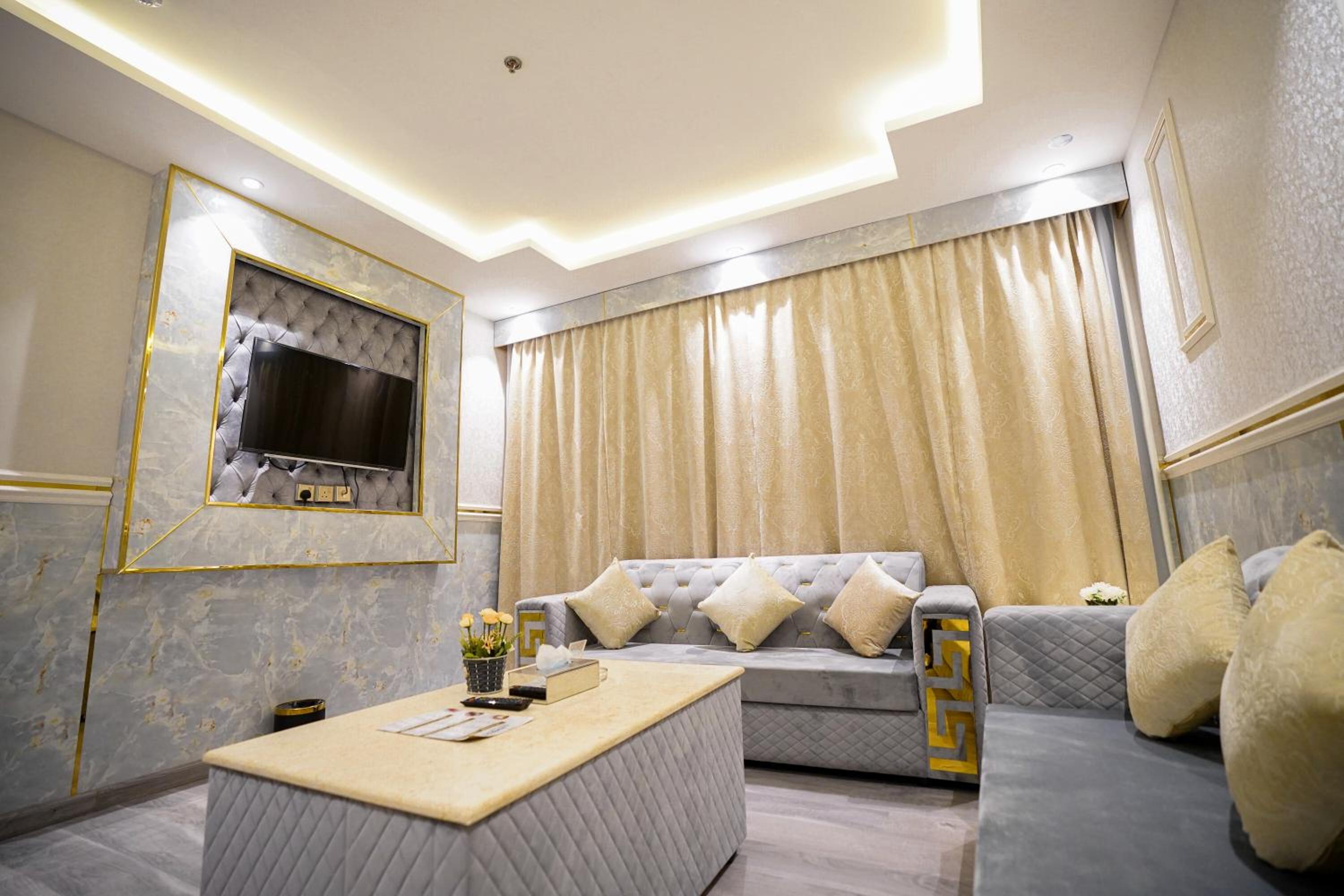 One-Bedroom Apartment - Photo 8