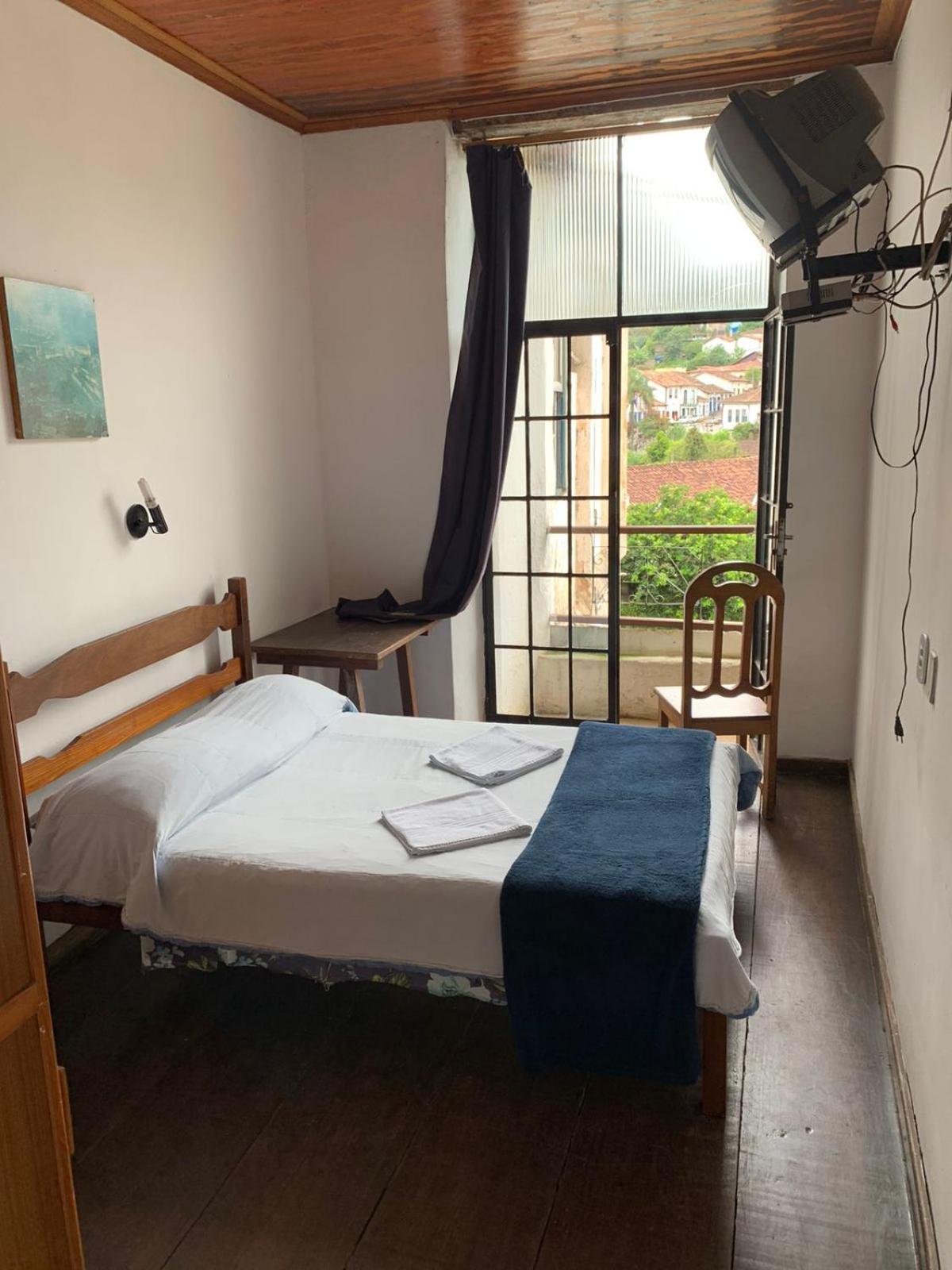 Double or Twin Room with Private Bathroom photo 3