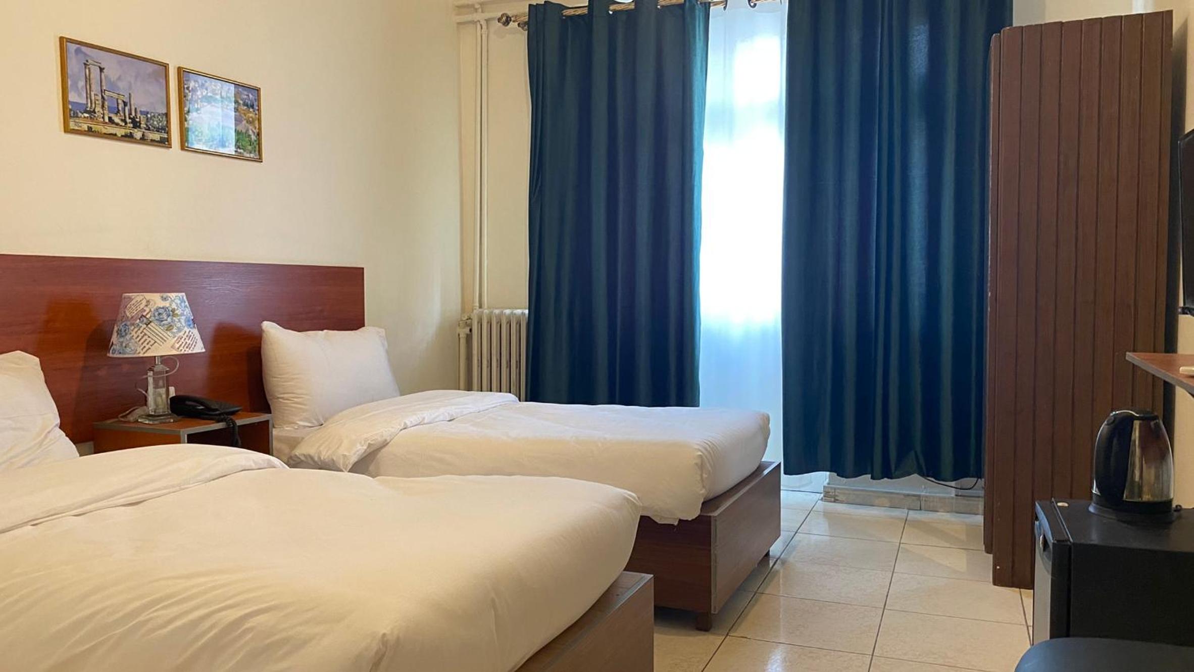 Standard Twin Room - Photo 12