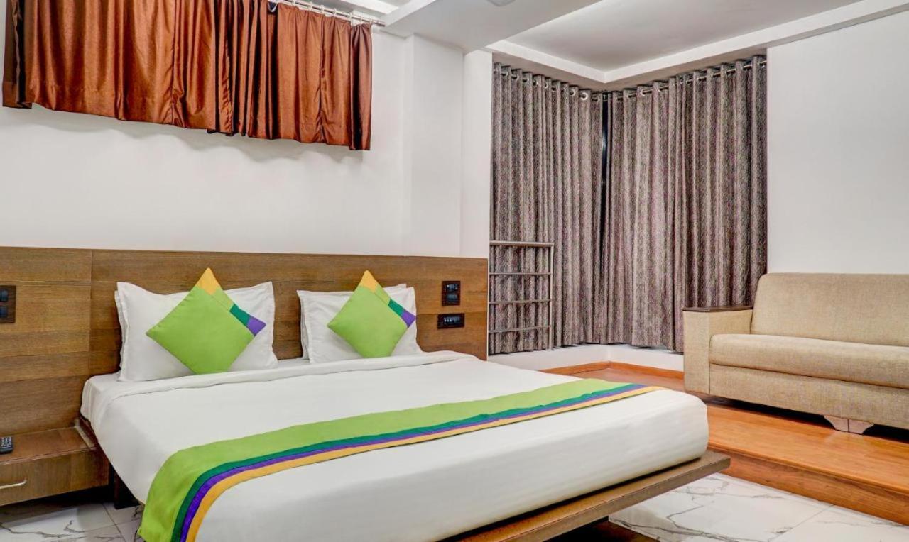 Superior King Room photo 1