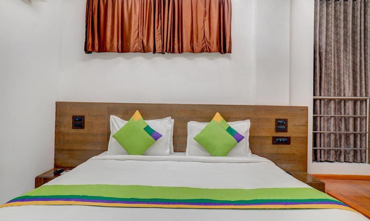 Standard Double Room with Fan photo 2
