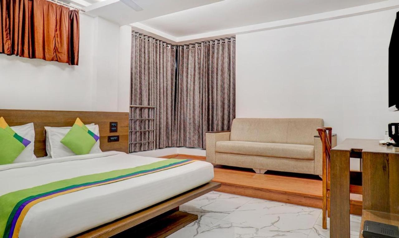 Superior King Room photo 3