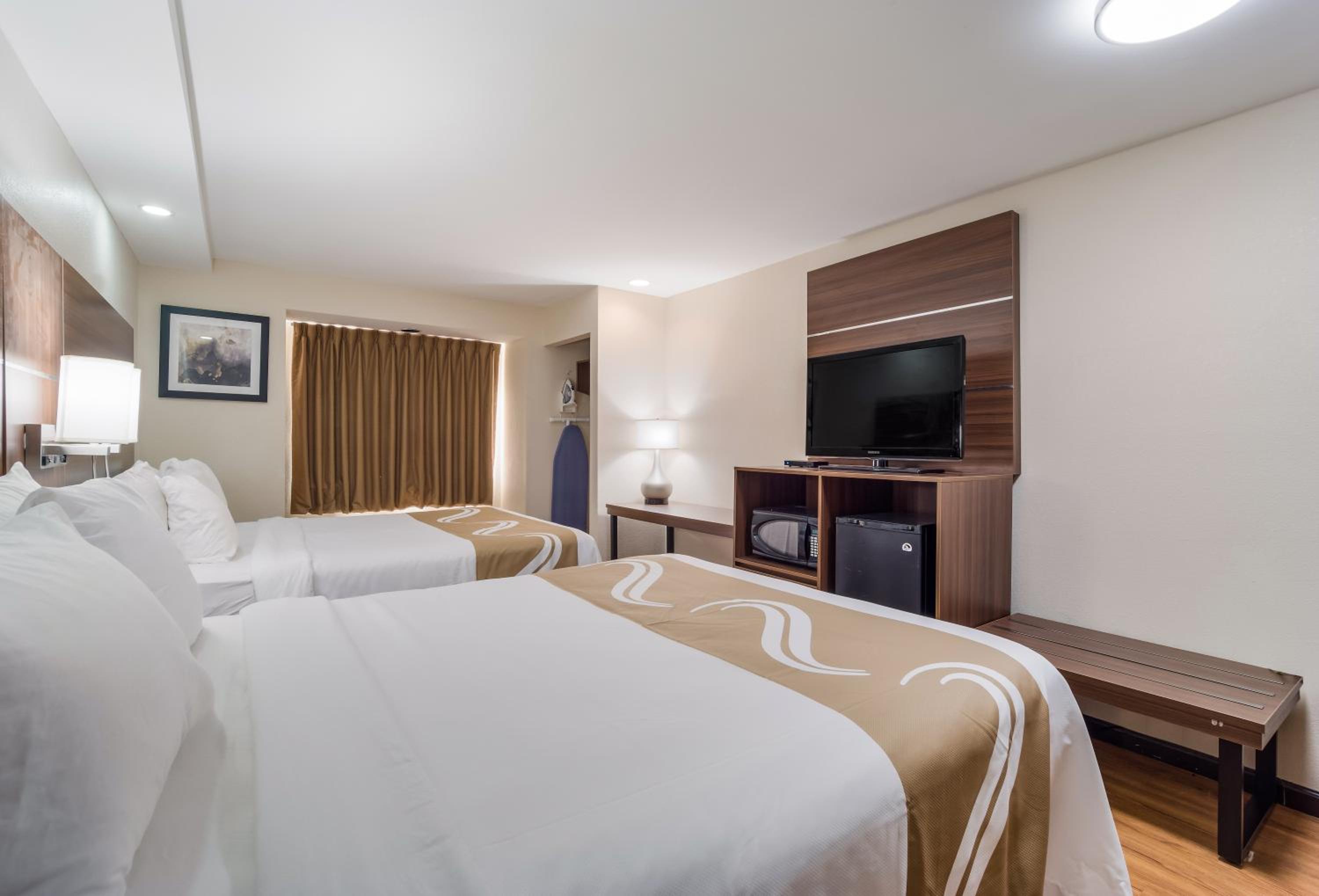 Standard Queen Room with Two Queen Beds - Non Smoking  - Photo 2