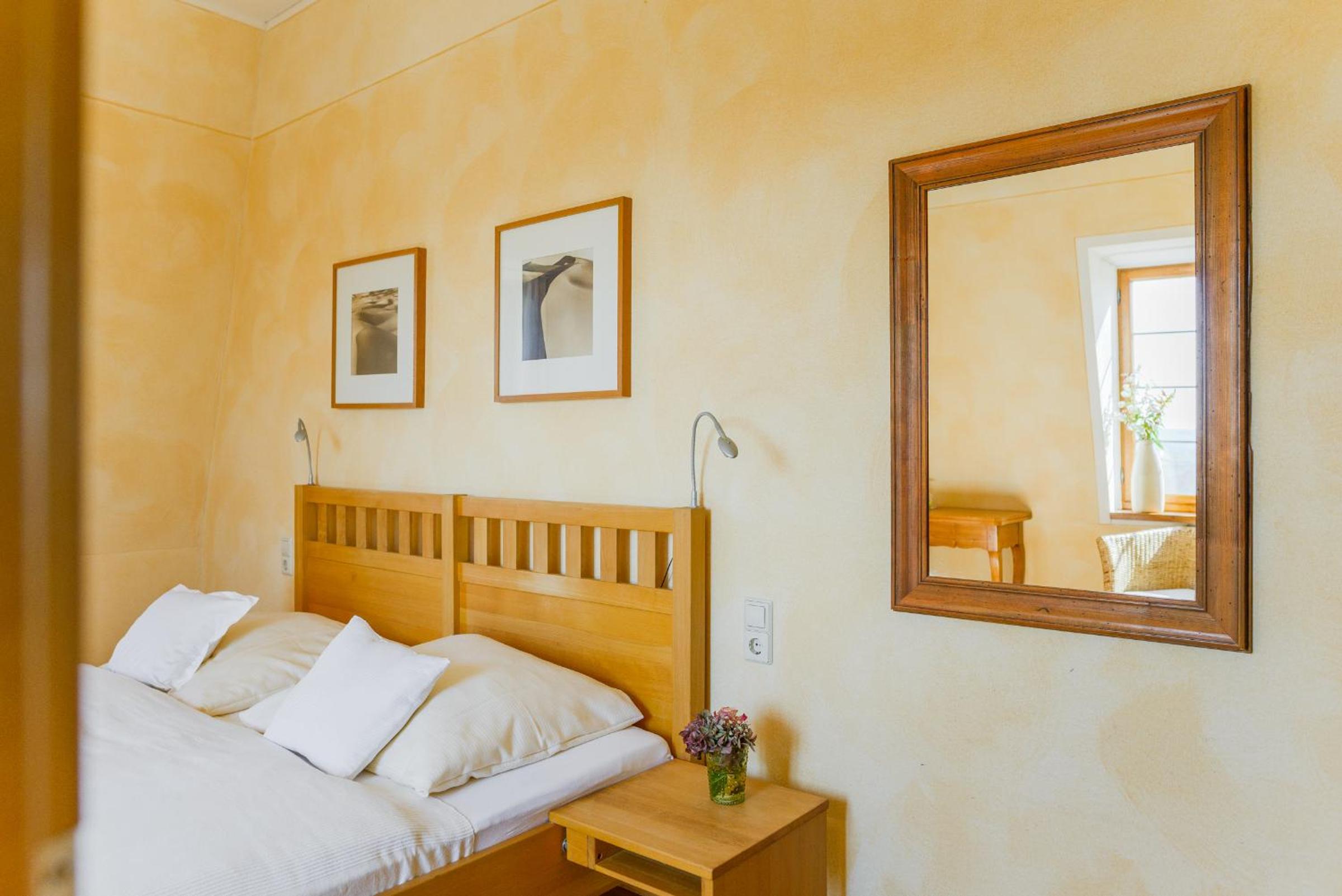 Double or Twin Room with View - Photo 6