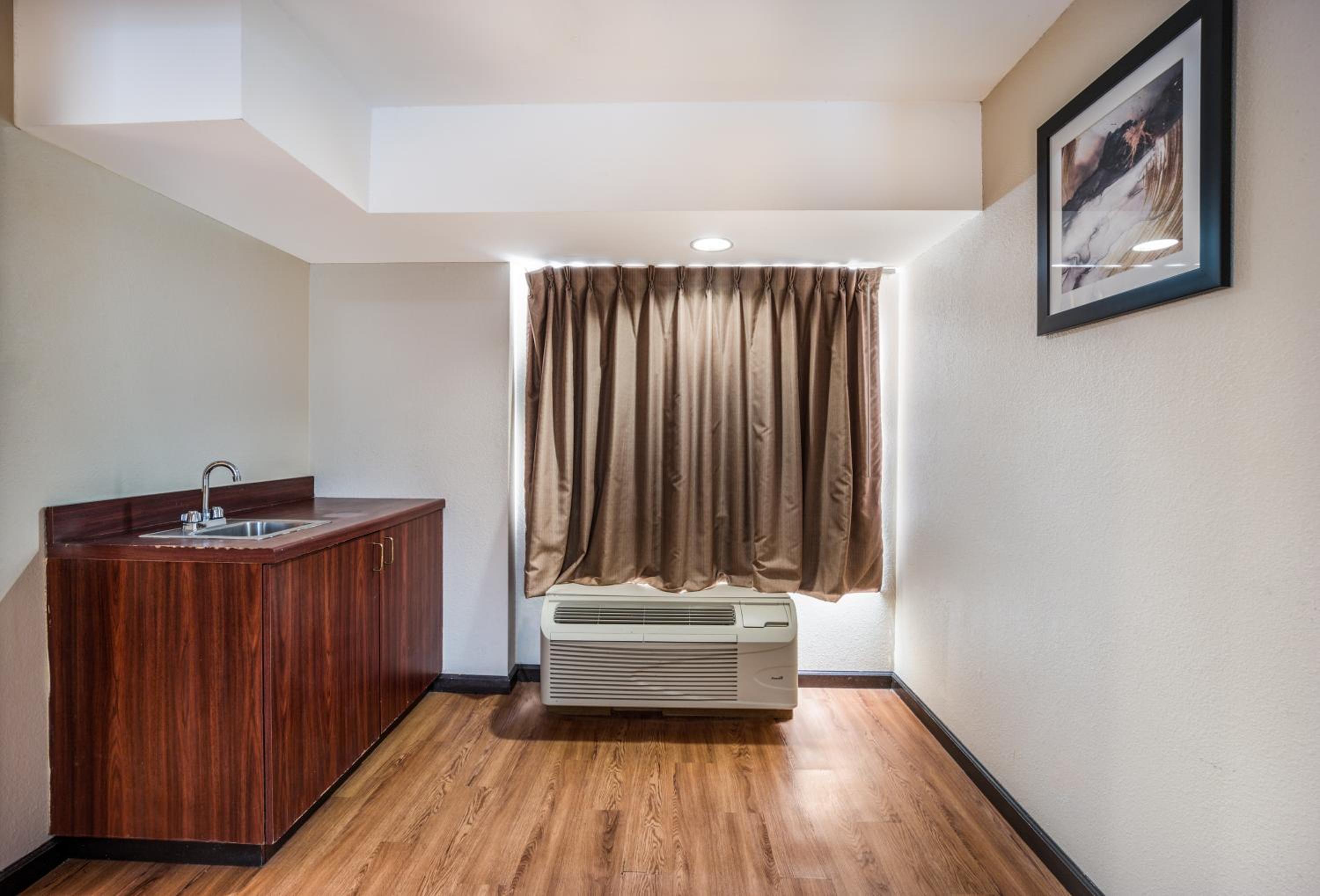 King Suite - Non Smoking - Photo 2