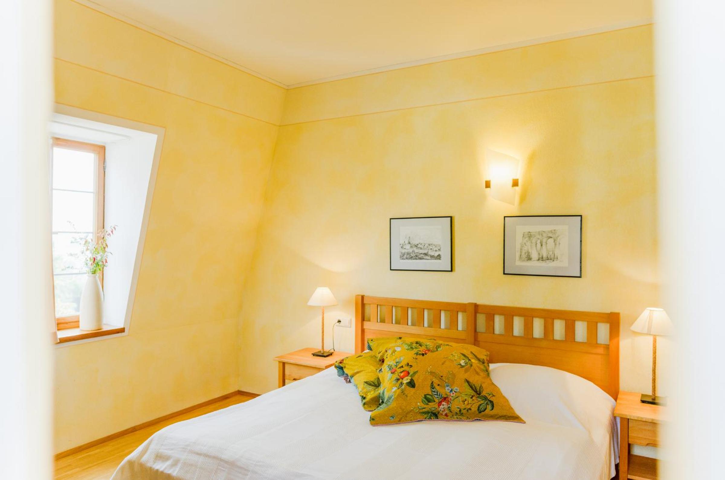 Double or Twin Room with View - Photo 1