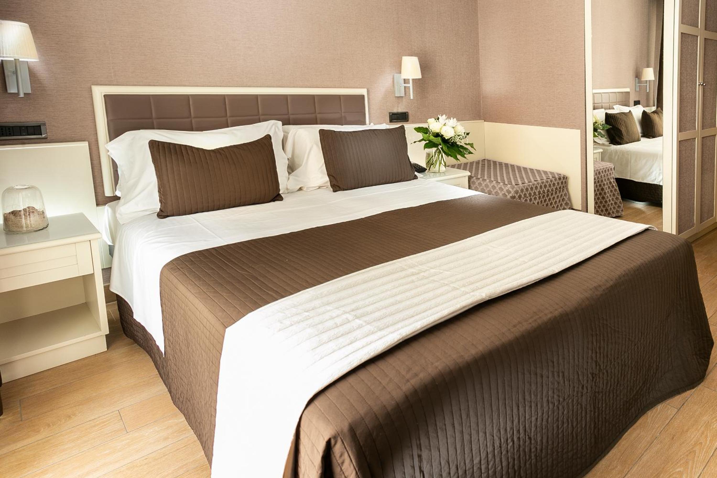 Superior Room with Lateral Sea View - Photo 4