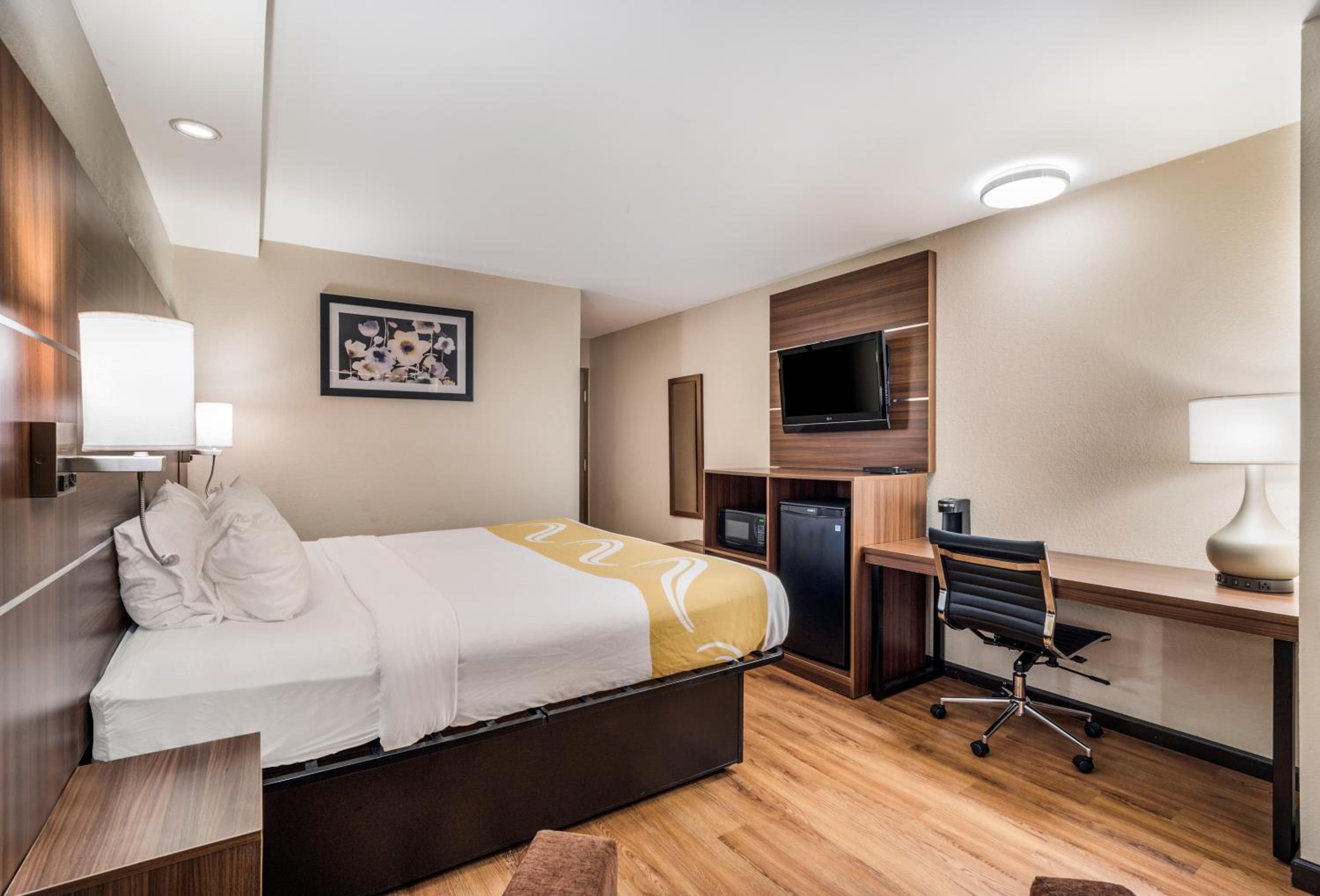 King Room - Accessible/Non Smoking - Photo 4